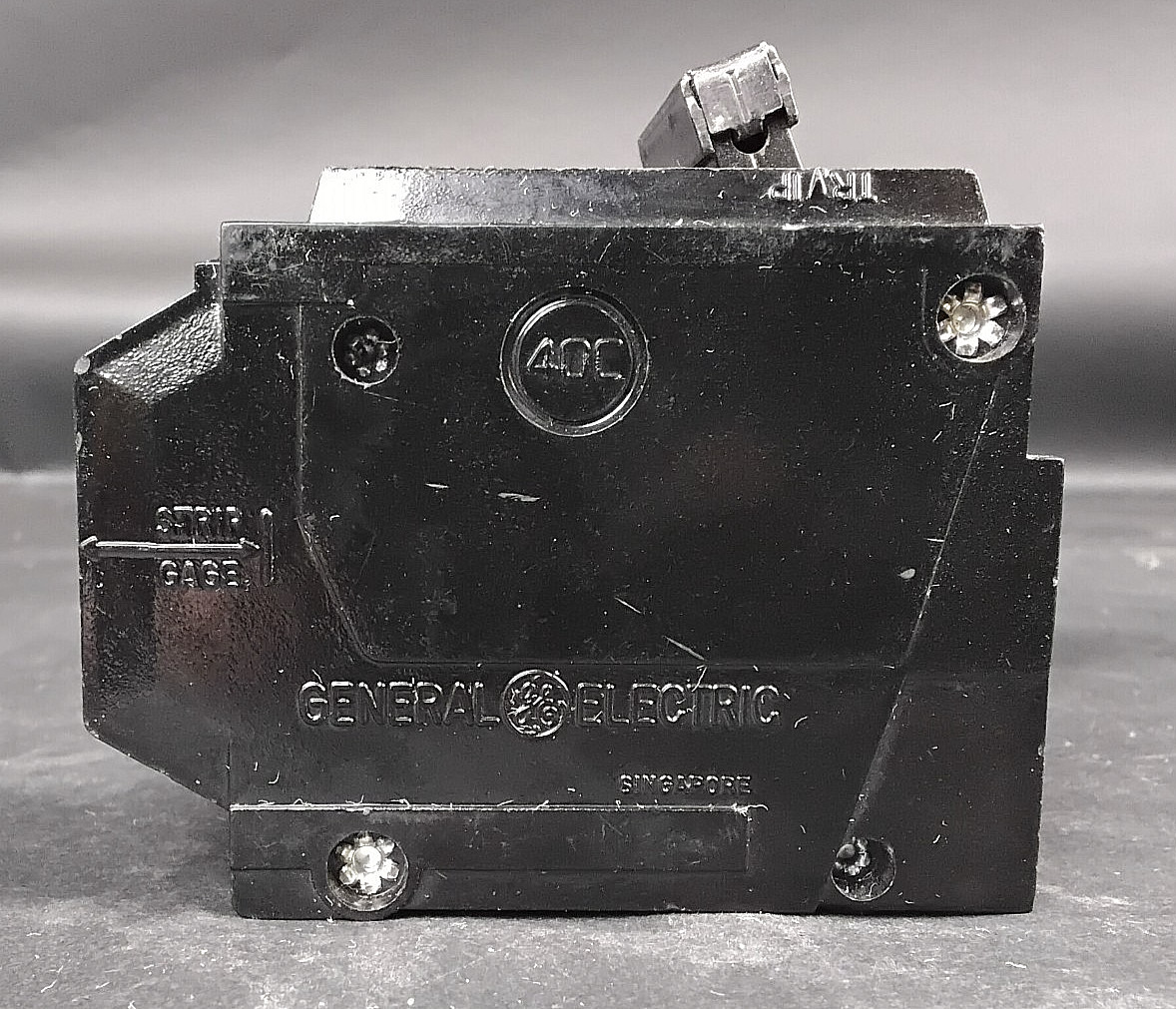 GENERAL ELECTRIC THQB2130 CIRCUIT BREAKER B($15 OBO)