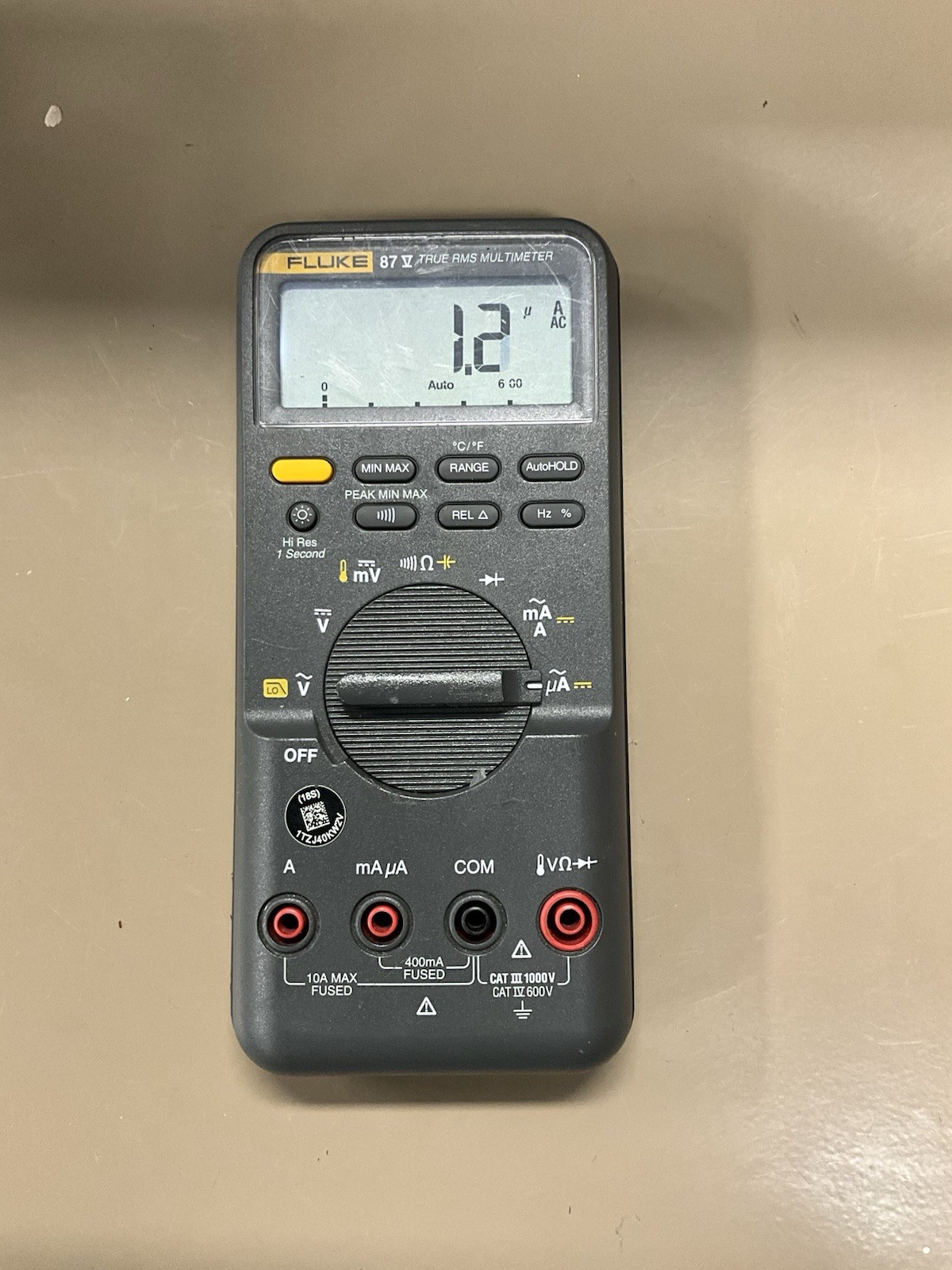 FLUKE 87 V TRUE RMS MULTIMETER POWERS ON