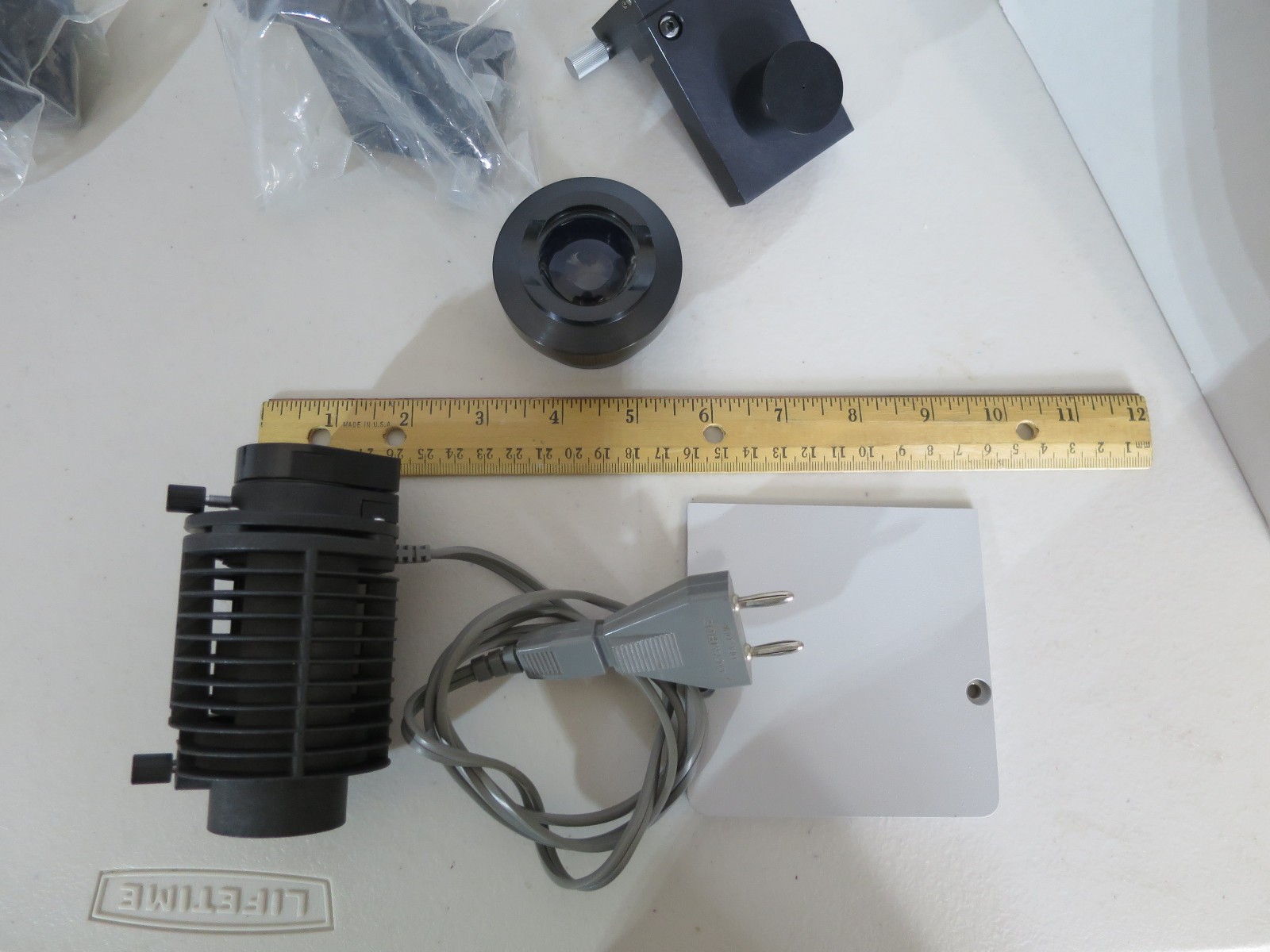 Olympus Microscope MicroPositioner, Illuminator, Reichert SW 135 AUSTRIA parts.
