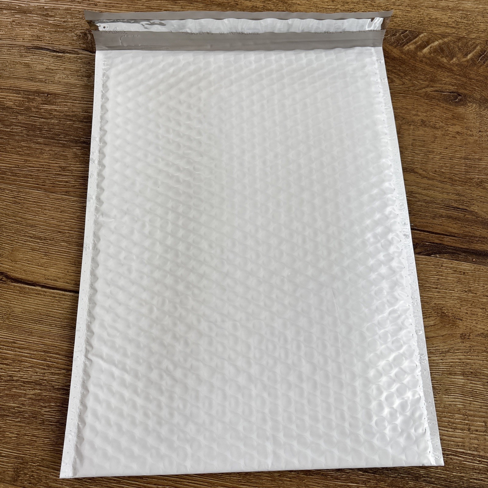 25 Ct Padded Envelopes 10.5″ x 15.25 White Poly Bubble Mailers 10X15 Shipping