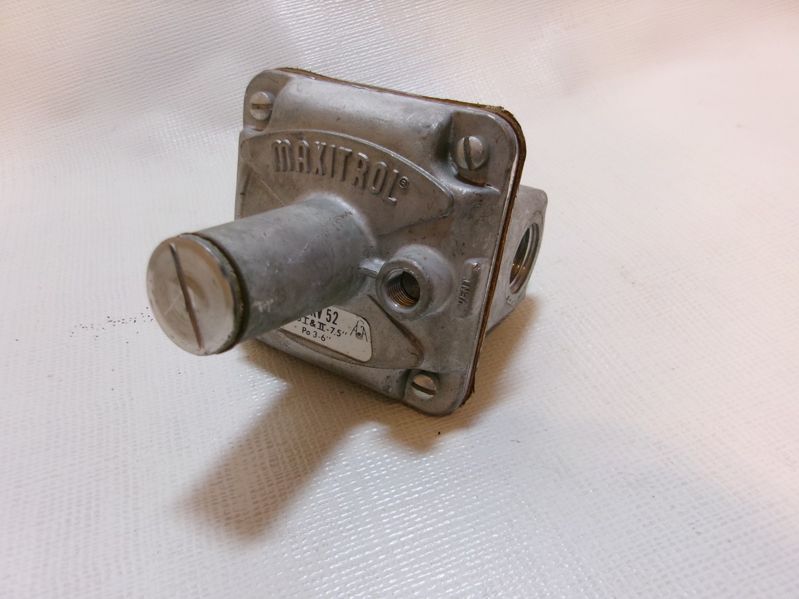 MAXITROL RV52 1/2PSI 3-6″ NSNP New Old Stock Class I & II 7.5″