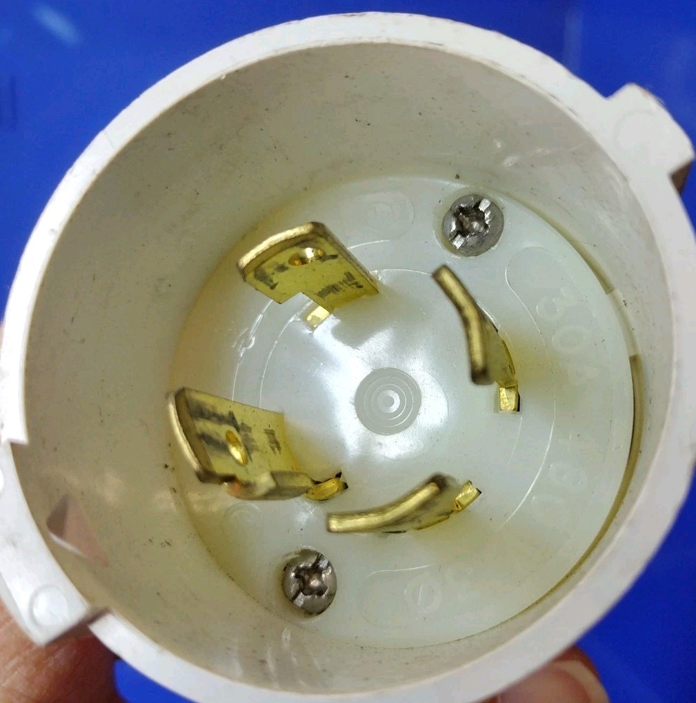 Hubbell HBL2731S 4CV52 30A Twist-Lock Plug 3P 4W 480VAC 30AMP L16-30P SAFETY