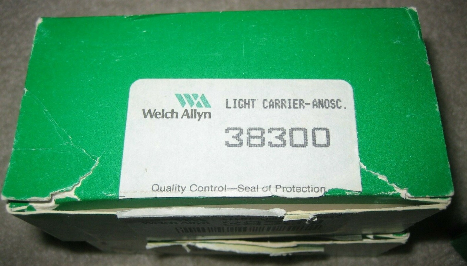 ONE (1) NEW WELCH ALLYN 38300 LIGHT CARRIER WITH 03400-U LAMP