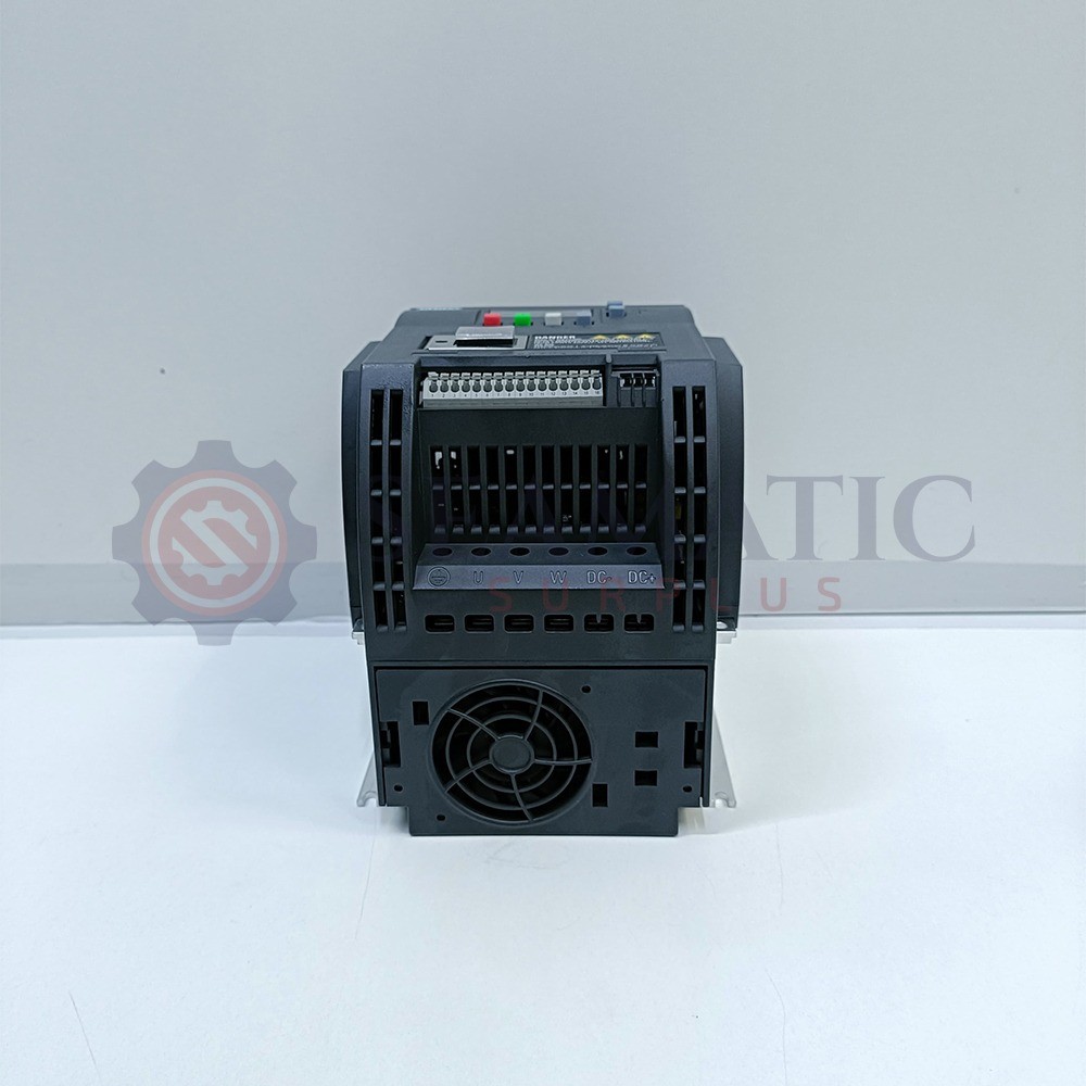 New Siemens 6SL3210-5BE23-0UV0 Inverter Drive, 3 kW, 3 Ph, 400 Vac, 7.3A, V#978