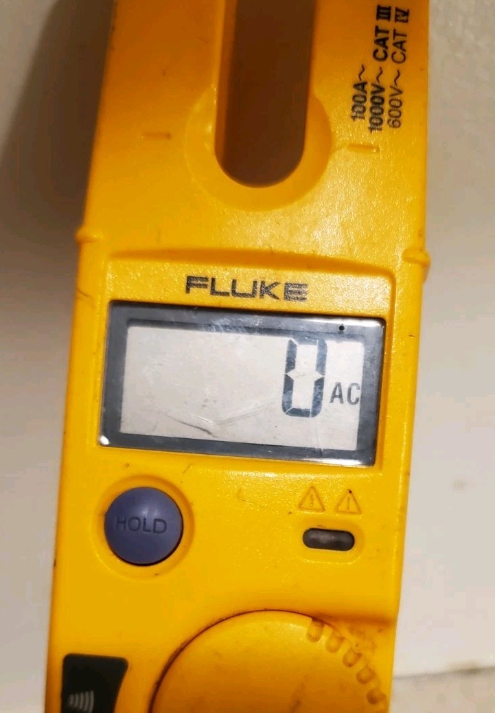 Fluke T5-600 Handheld Electrical Tester w/Leads + EXTECH MULTIMETER MN15A EUC