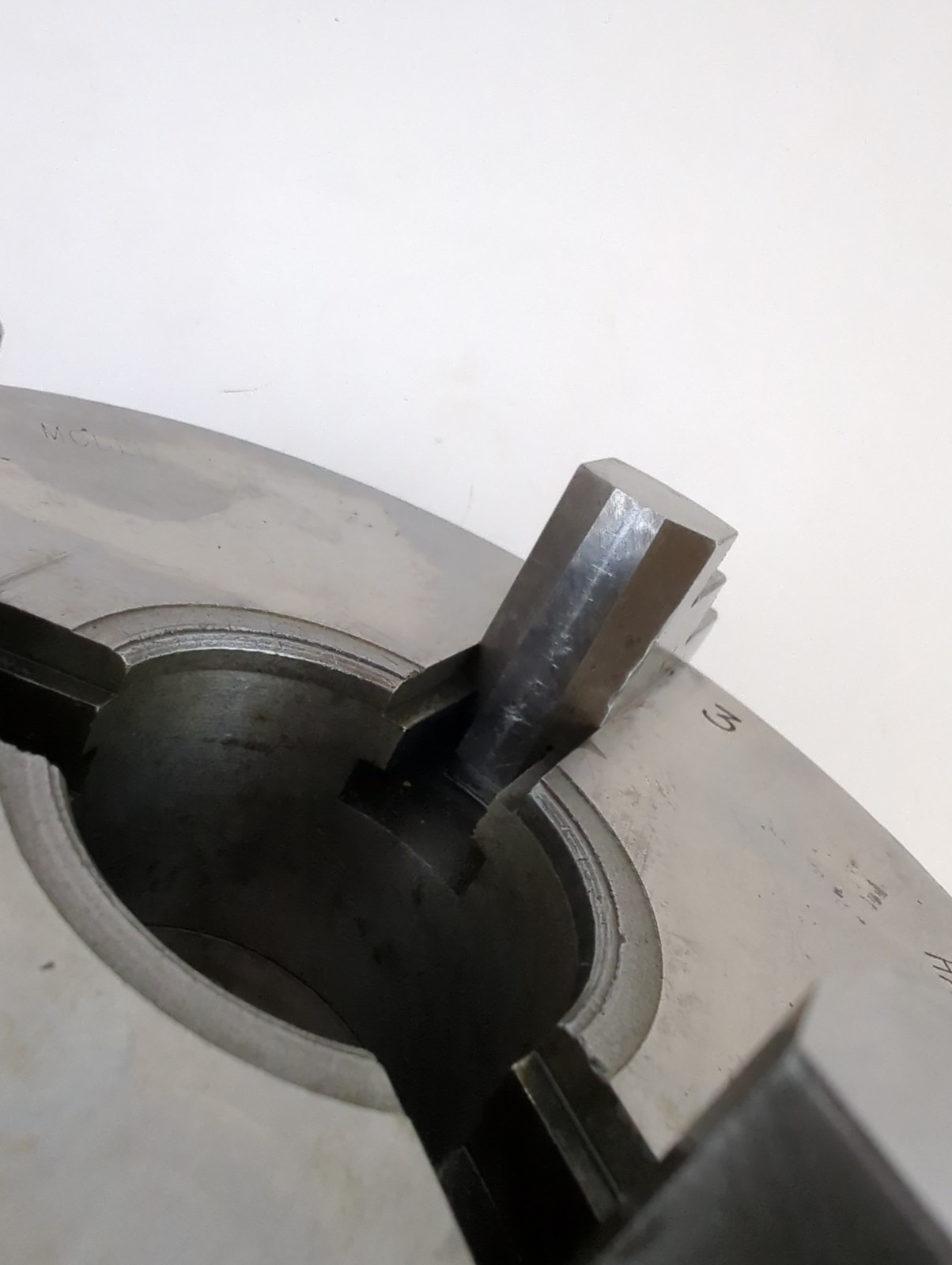 Hardinge 30AHC 5″ 3-Jaw Lathe Chuck, 2 3/16-10 Threaded Mount
