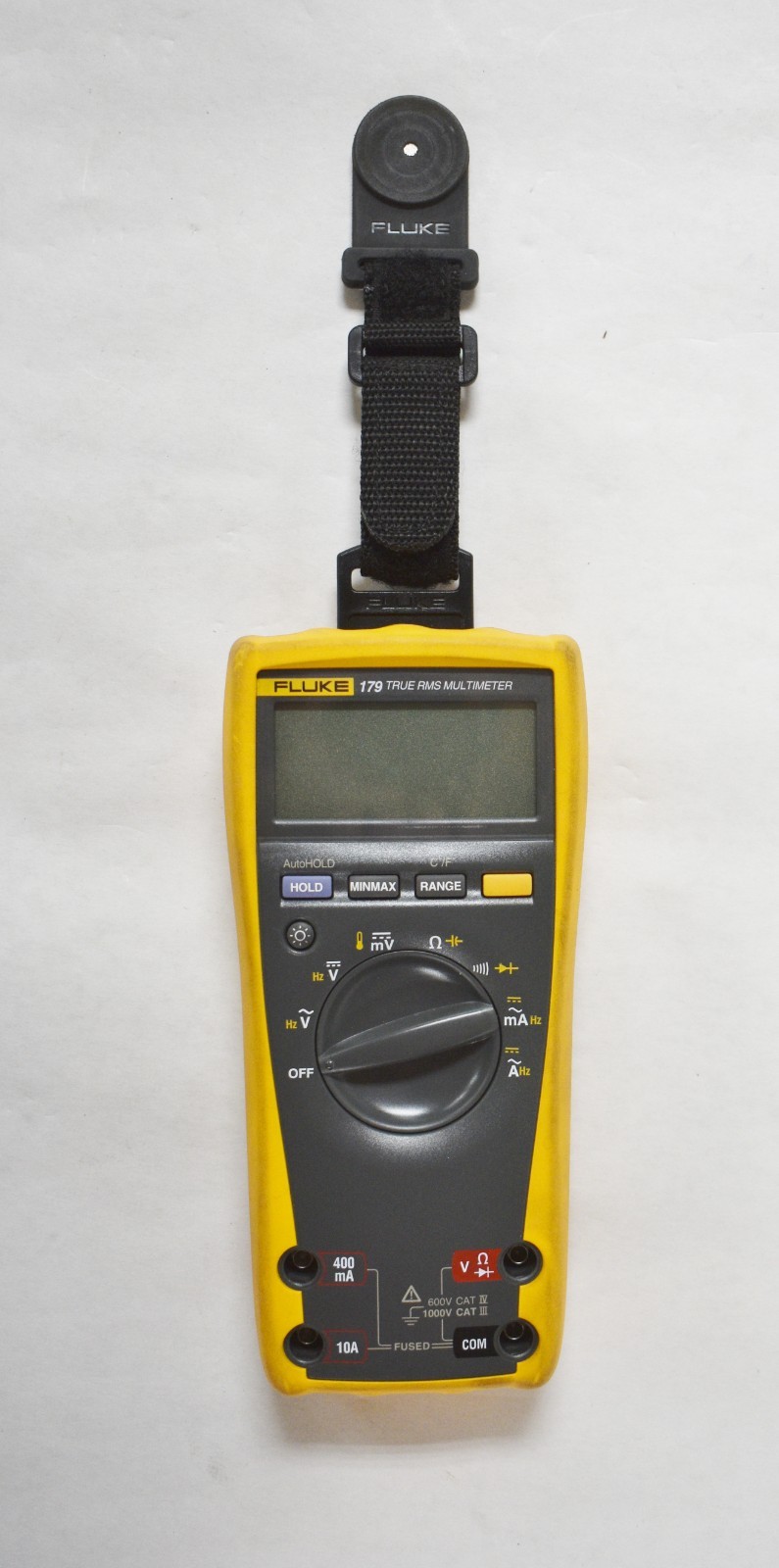 Fluke 179 True RMSDigital Multimeter Auto-Ranging Handheld W/ Cables & Case Used