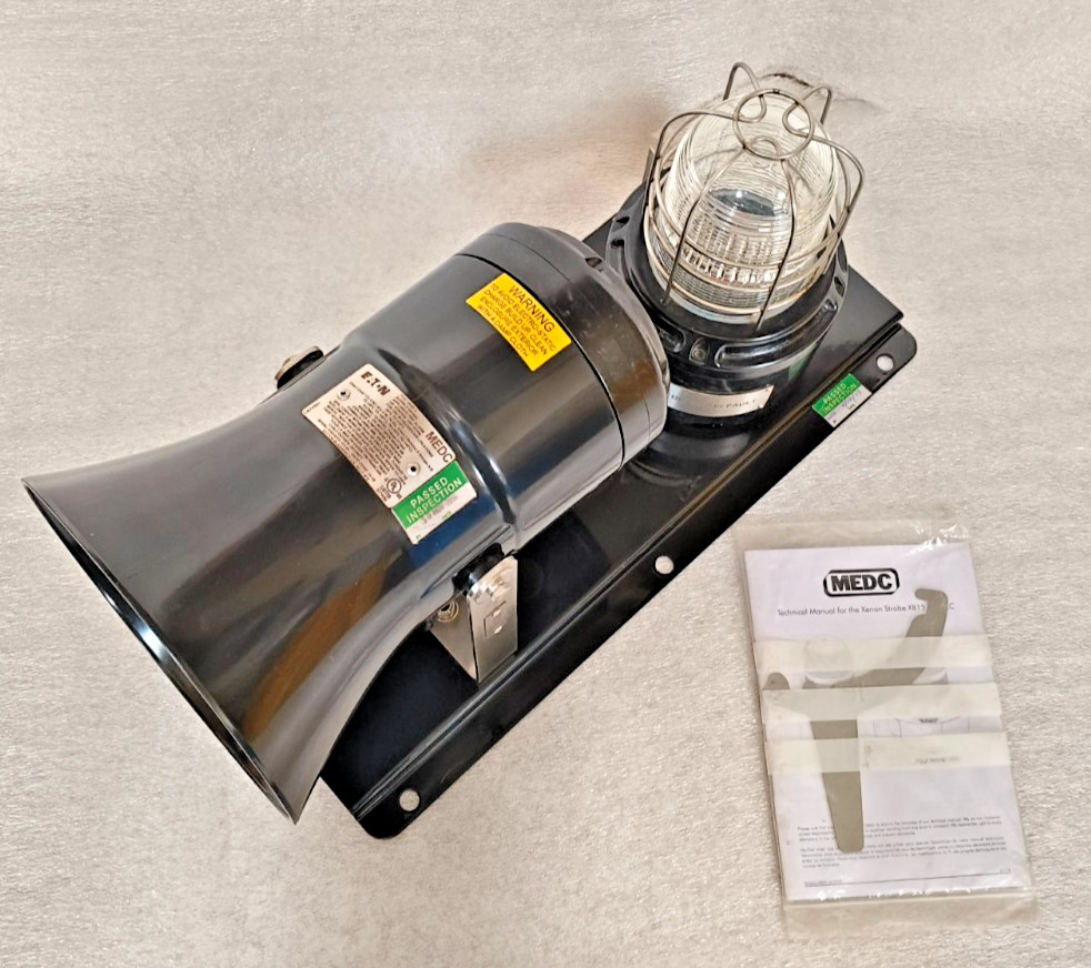 Set of EATON MEDC Audible Signal DB3B-G & Visual Signal XB15 *NEW*