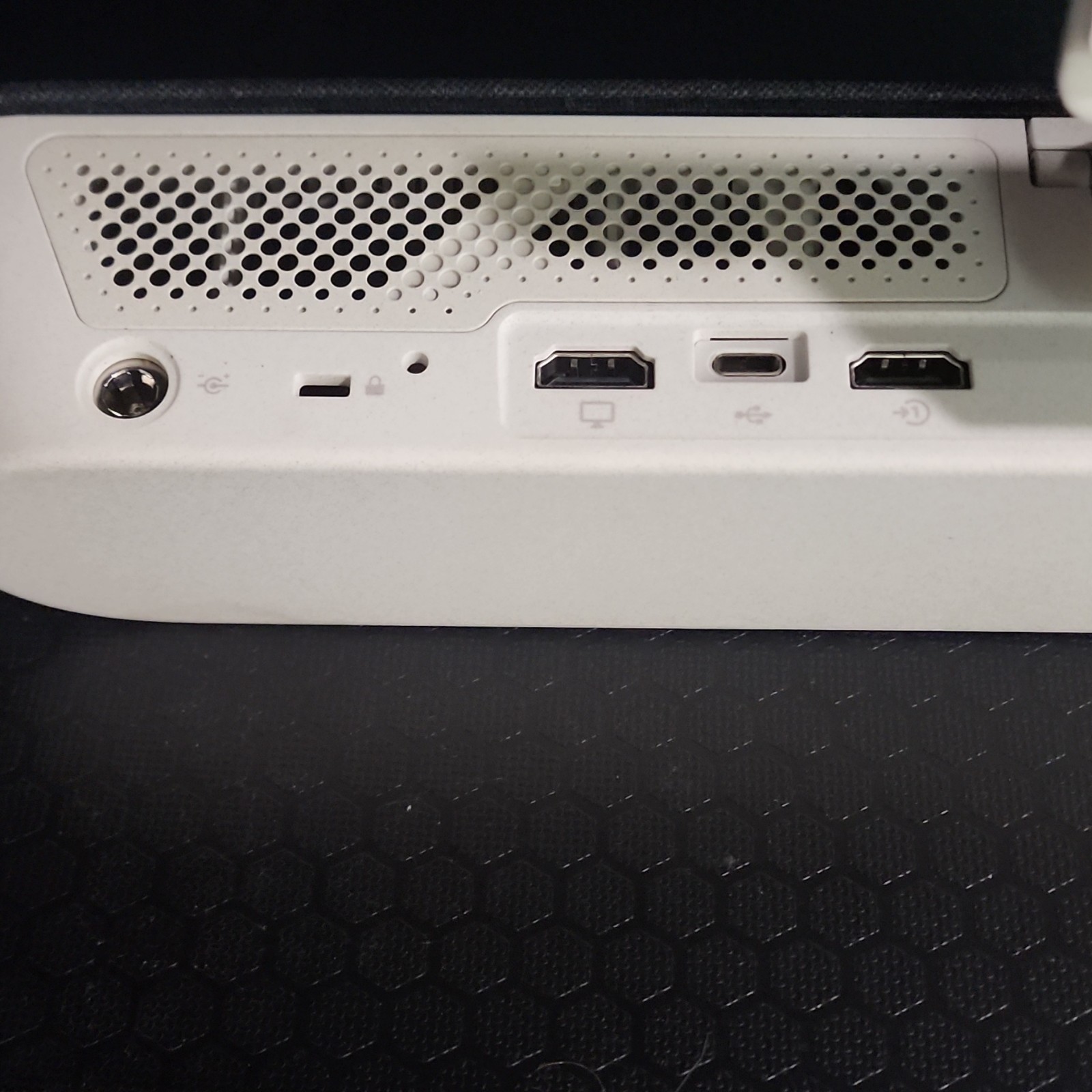 Poly Studio X30 Video Conferencing Bar HD Video HD Voice 2201-85930-001