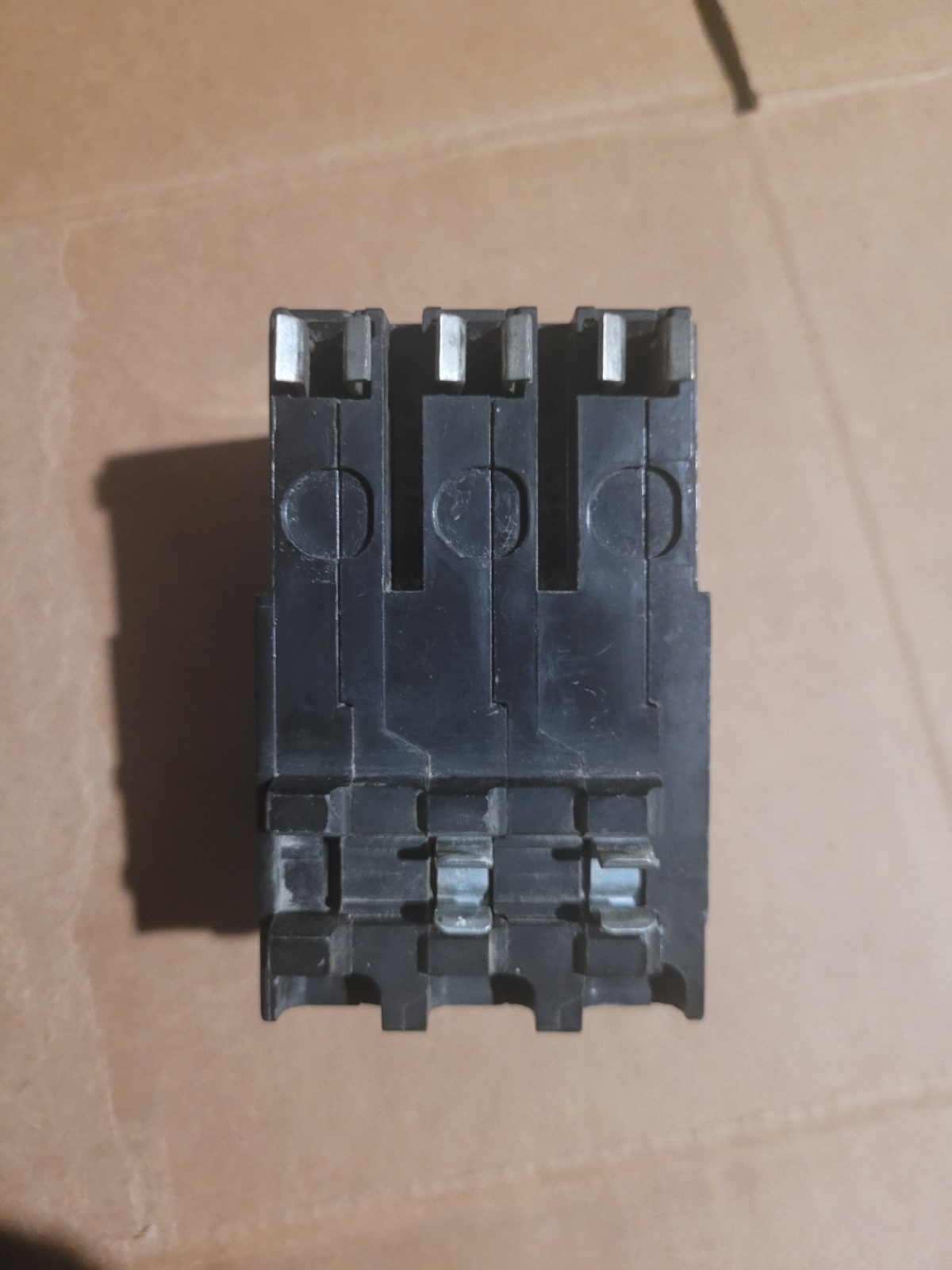 Square D QO3100 Circuit Breaker 100A 3 Pole 3 Phases
