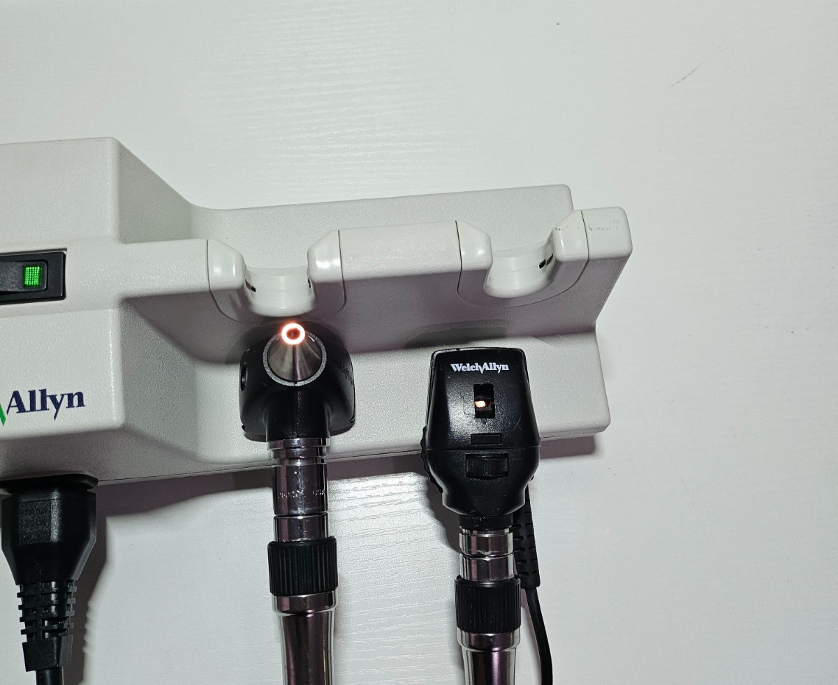 Welch Allyn 767 Wall Transformer with Heads Ophthalmoscope & Otoscope