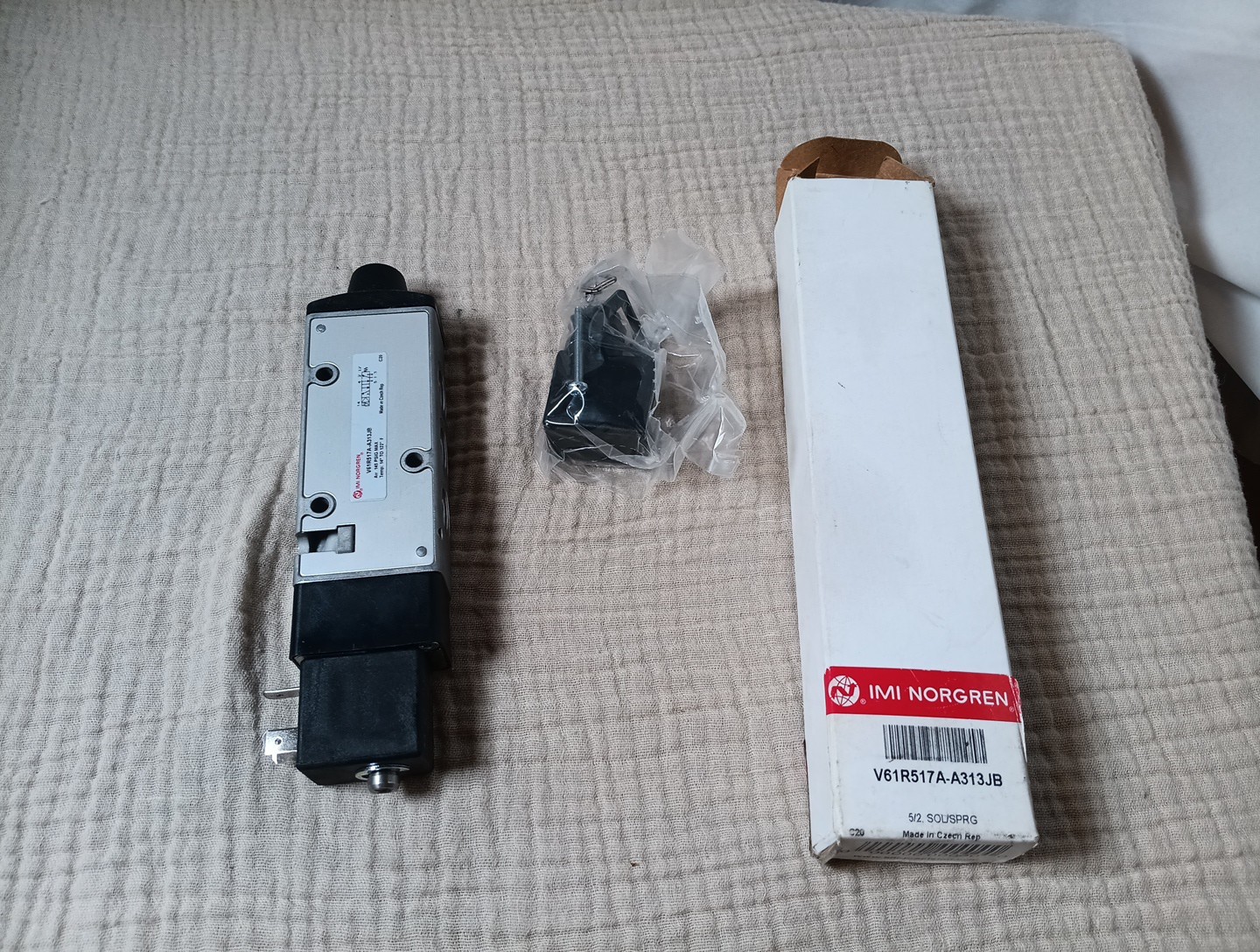 IMI NORGREN V61R517A-A313JB Solenoid Valve – New Open Package