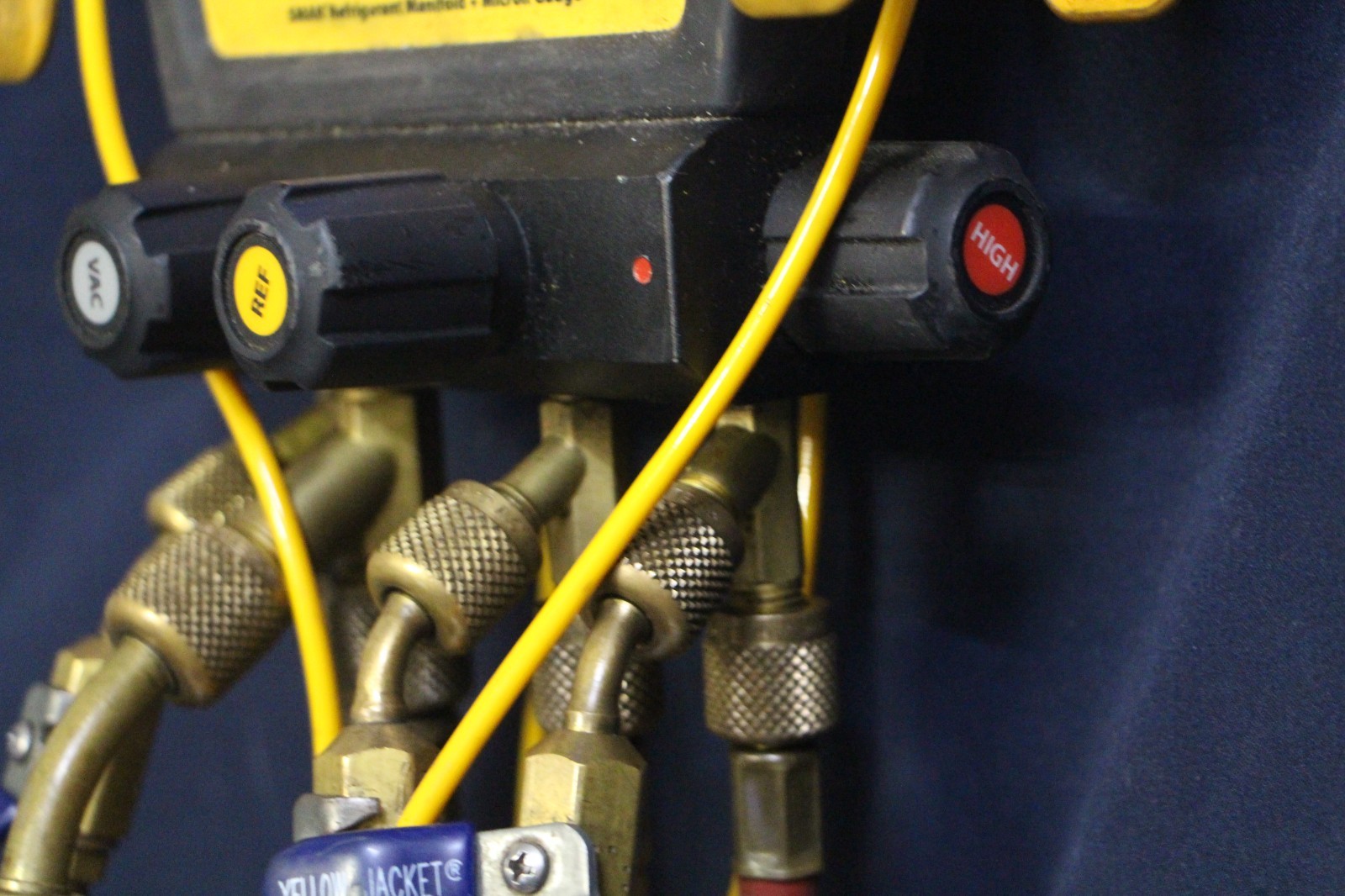 Fieldpiece SM480V SMAN Wireless 4‑Port Digital Refrigerant Manifold W/ Hose