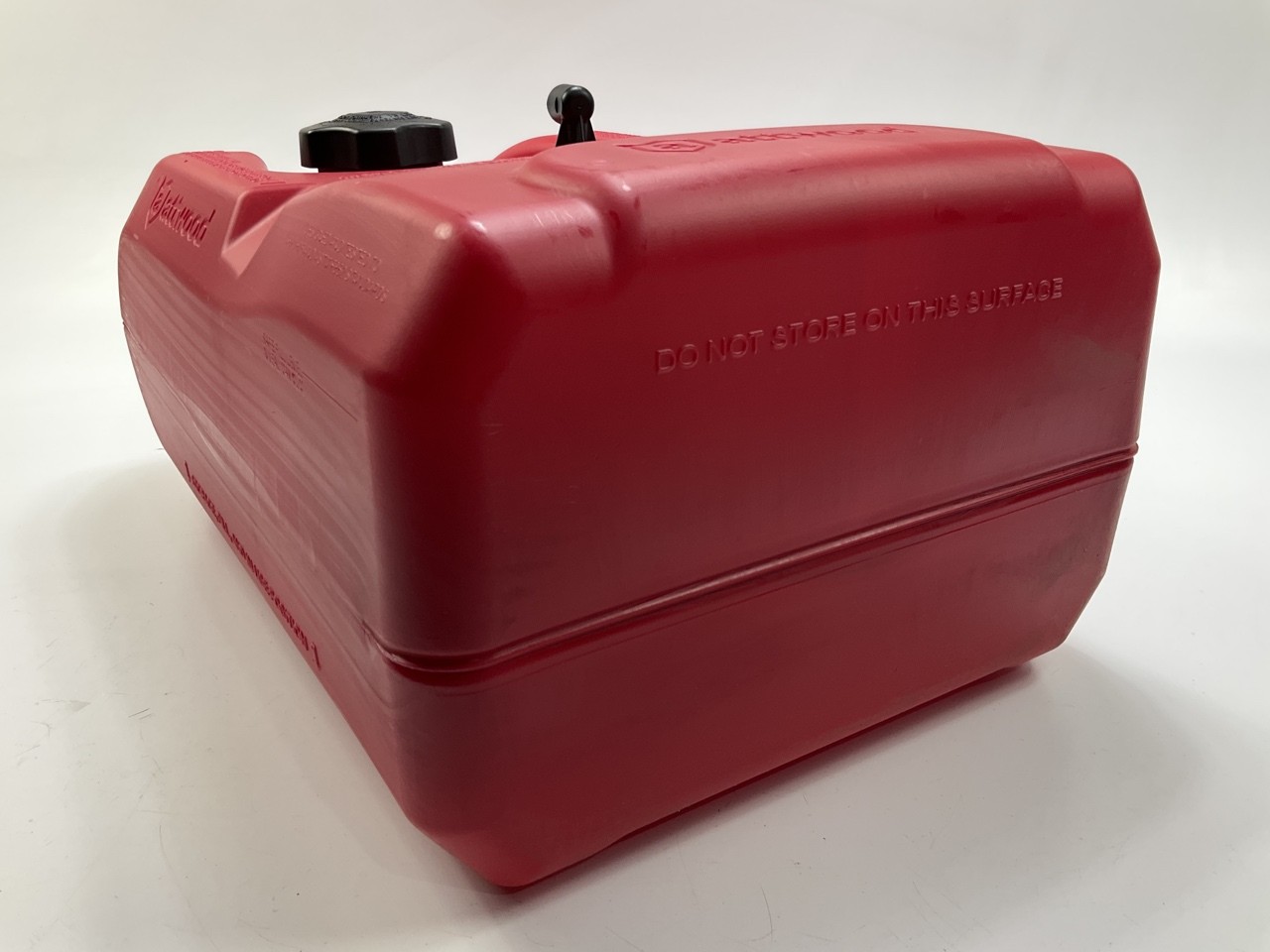 Attwood 8806LP2 Portable 6 Gallon Gas Fuel Tank – Marine, Boat, Emergencies Etc