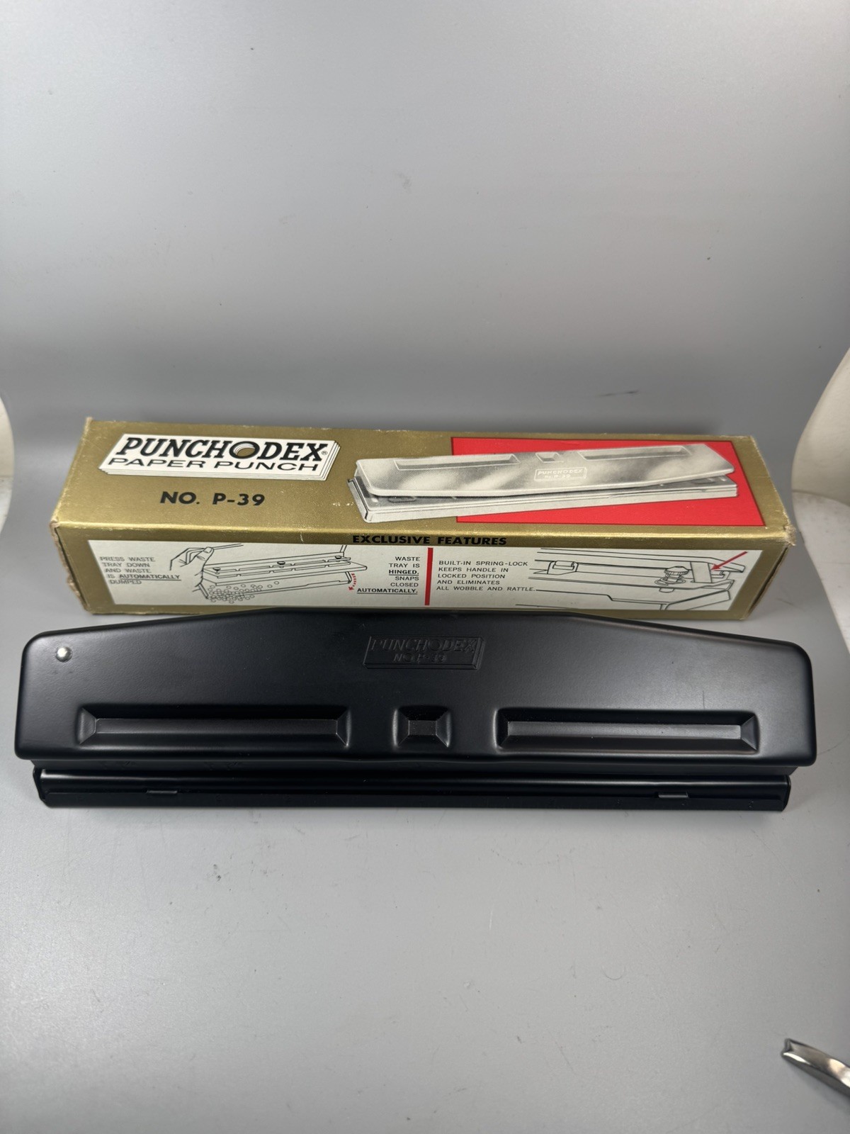 Vintage Punchodex No. P-39 Adjustable 2 or 3 Hole Paper Punch Black Open Box