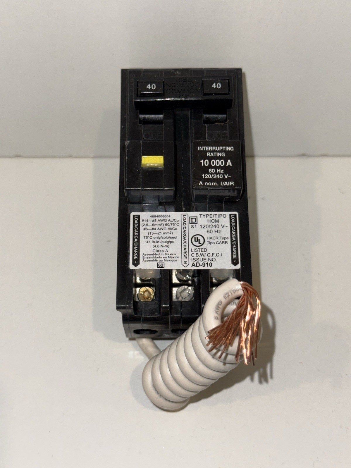 Square D HOM240GFI 40A Plug in Circuit Breaker *NOB*