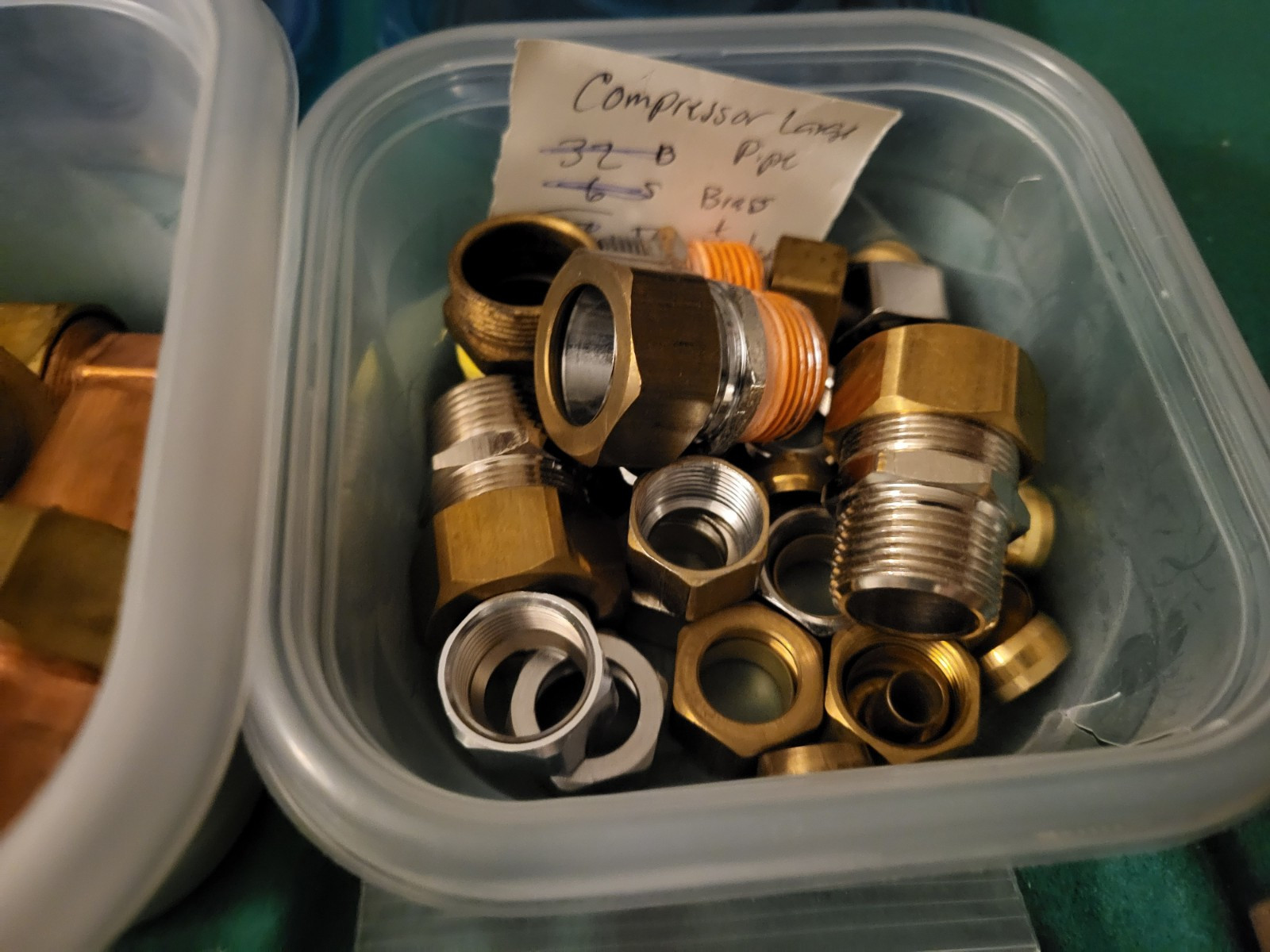 HUGE LOT OF BRASS FITTINGS, CONNECTORS FEW PLASTIC, IRON OVER 340 PIECES 24LBS