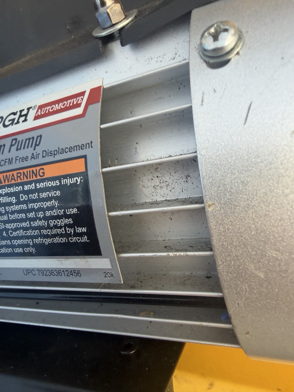 Pittsburgh 61245 2.5CFM Automotive Portable Refrigerant Vacuum Pump 120V/3.4A