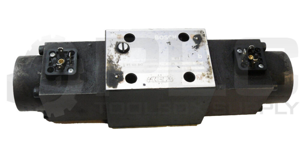 BOSCH 0 811 404 843 DIRECTIONAL VALVE 315BAR W/ (2) 0 831 006 033 COIL 45A