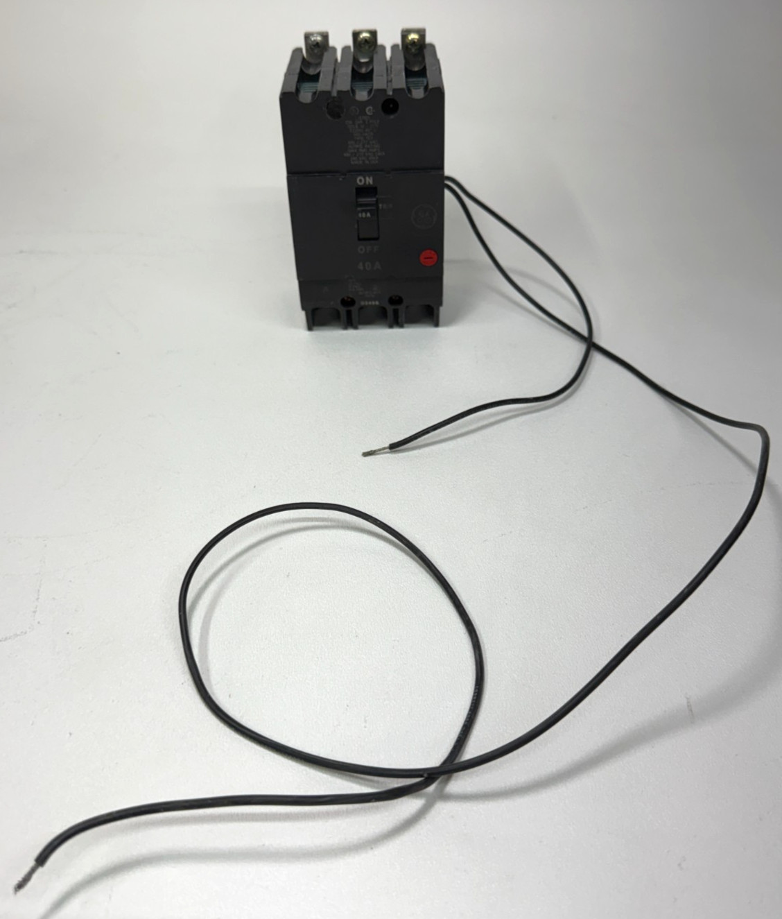 GE TEY340ST12 40Amp 3Pole 480/277VAC 14kA Bolt-On Circuit Breaker TEYST12 Shunt