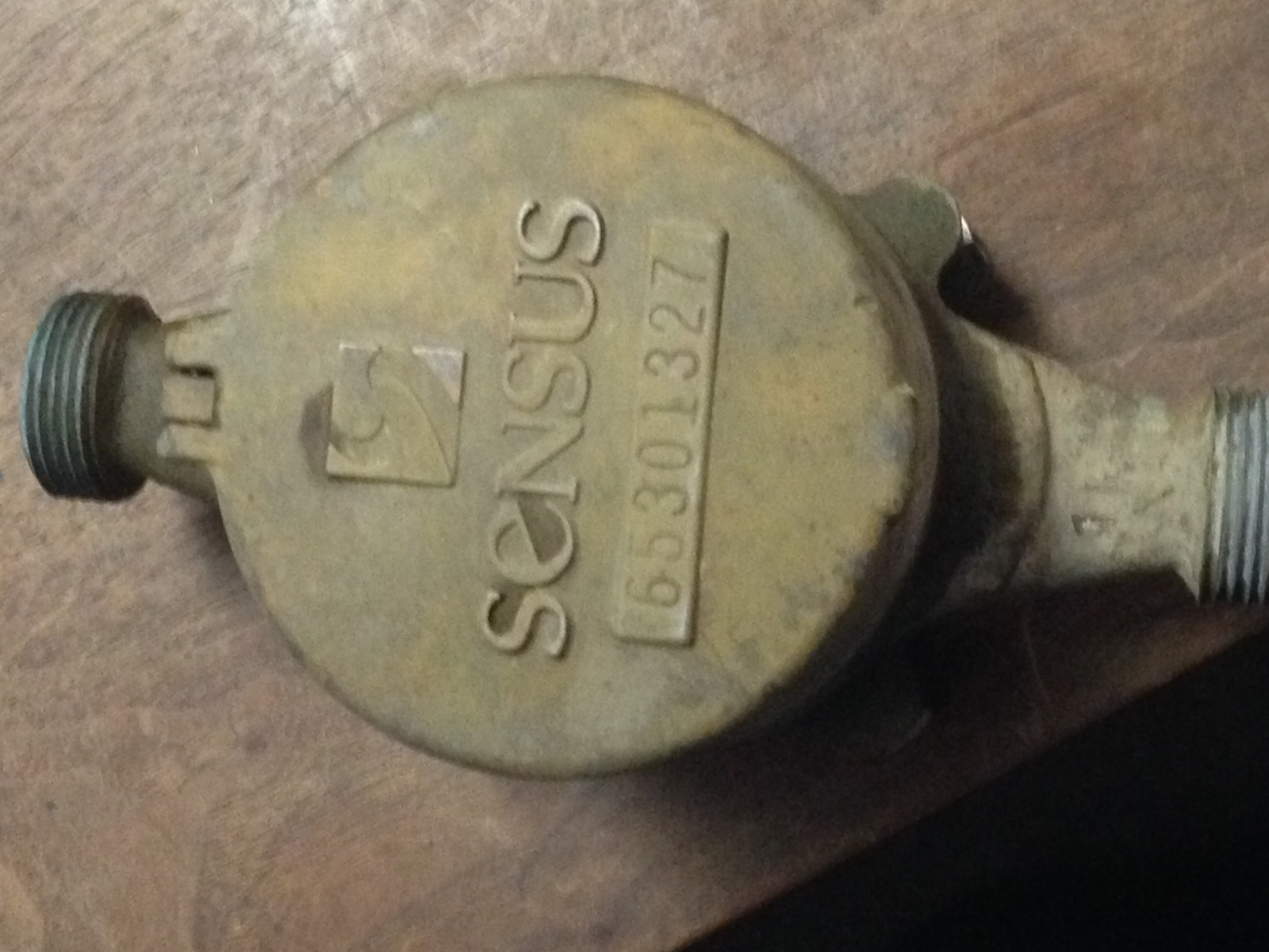 Sensus SRII 5/8″ Brass Water Meter Used – Includes Cover, Readable Face