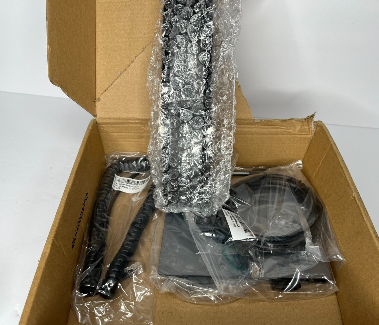 Poly Polycom CCX 400 TEAMS Skype VoIP 2200-49700-019 Scratched