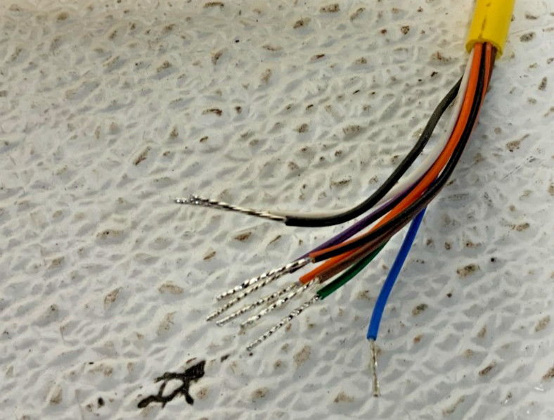NEW Lot of 2 Banner QDE-825D Single Ended Sensor Cable Cordset Female 74C