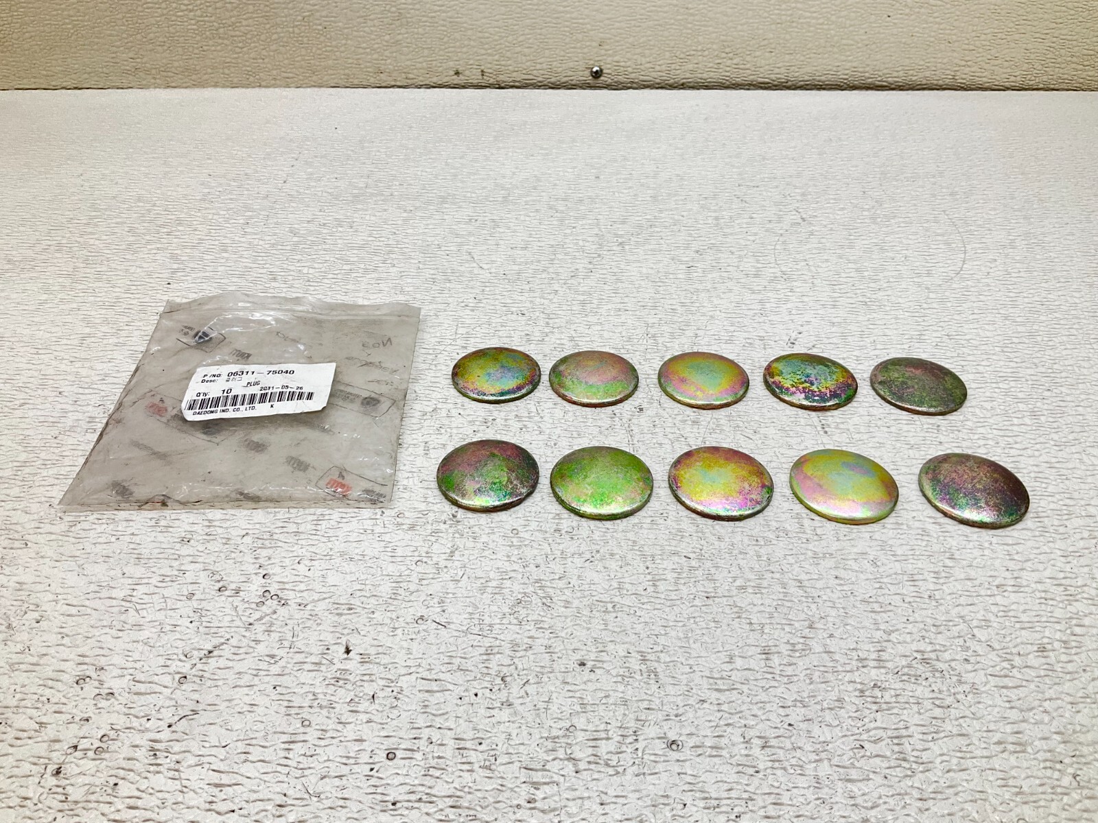 Daedong Kioti 06311-75040 Plug 0631175040 06311 Lot of 10 New (TSC)