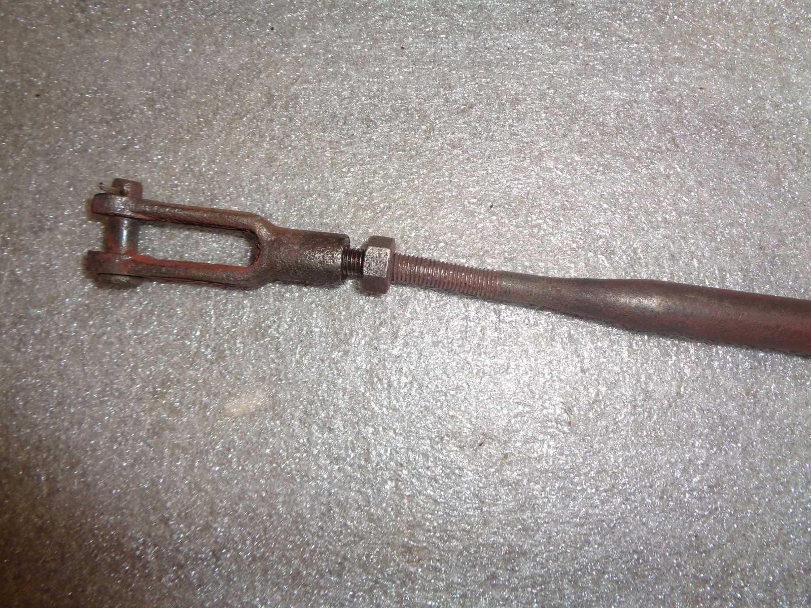 FARMALL 100. L.H.TOUCH CONTROL ROD.