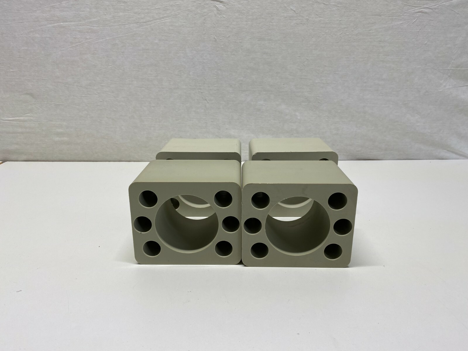 J12: Set of 4 CENTRIFUGE SWING ROTOR BUCKET ADAPTER
