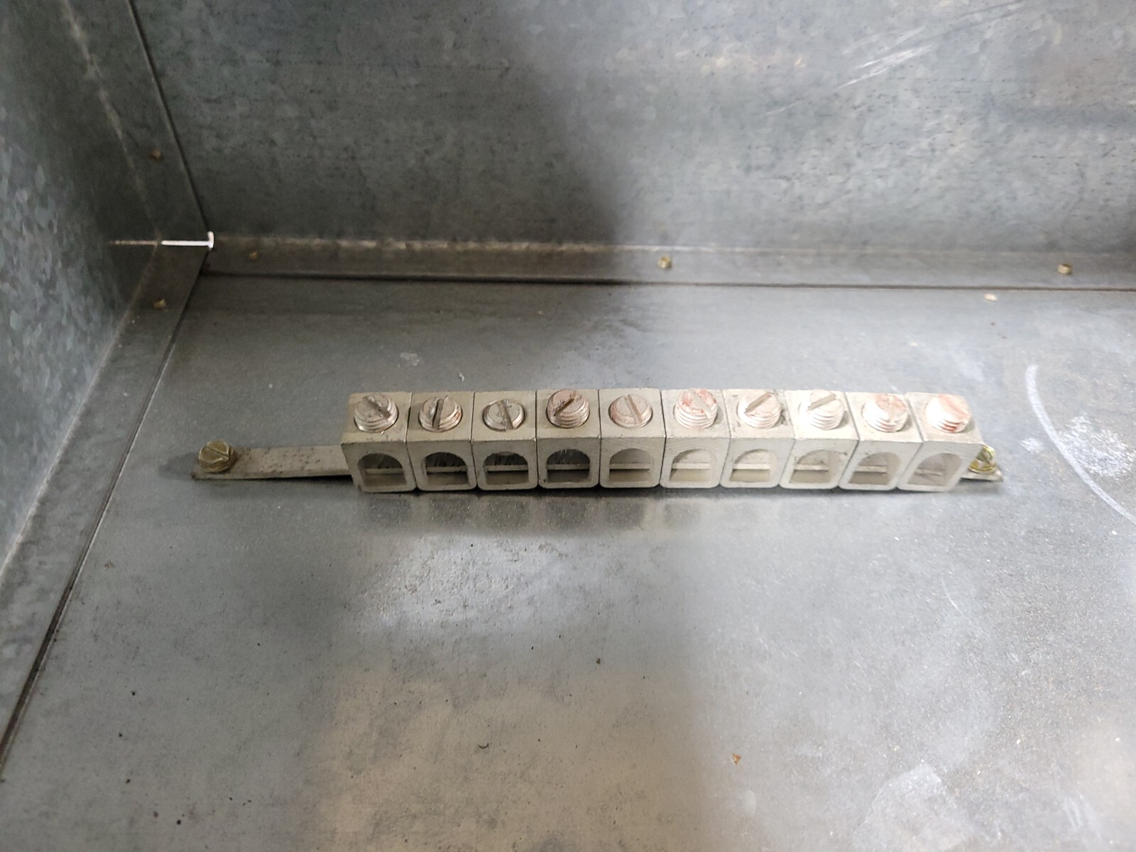 GE General Electric APN Spectra Series Panelboard 600 Amp 208Y/120 VAC 3PH 4W