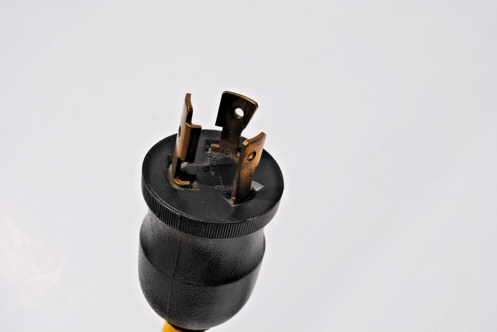 GFCI Adapter Cord 15A-125V Straight Blade Female Conn. & 20A-125V Locking Plug