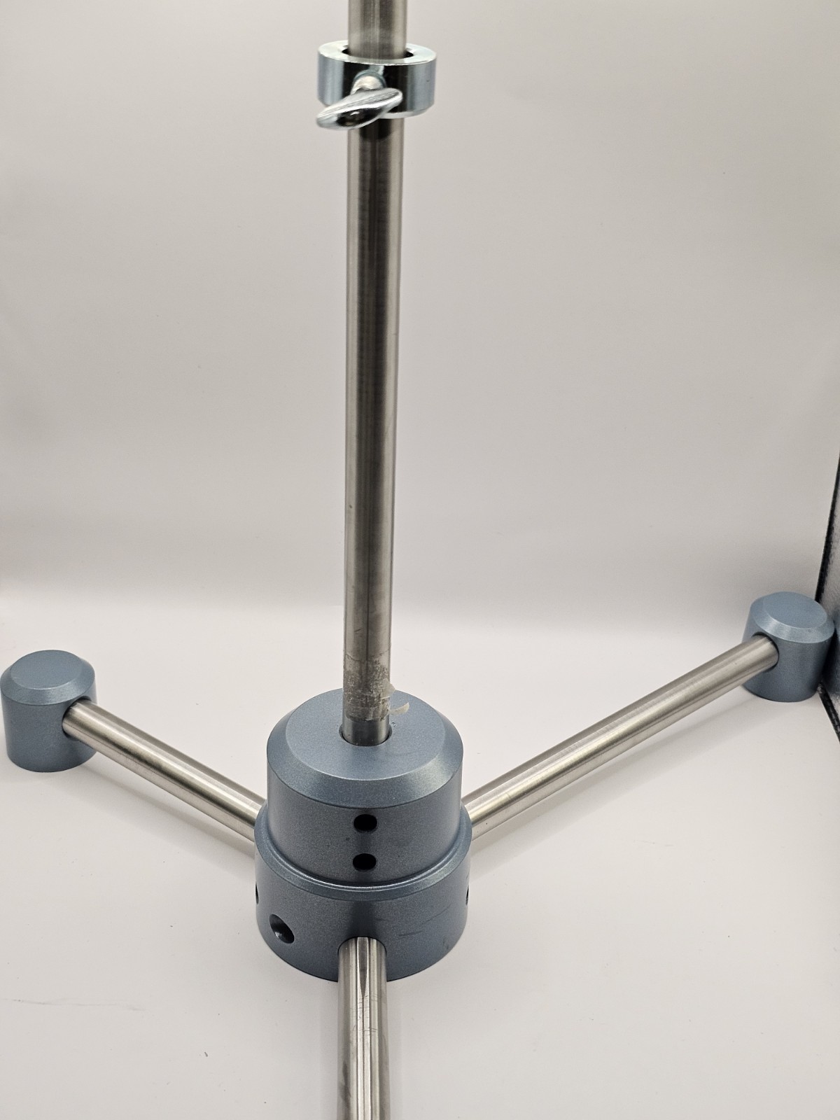Arrow Engineering 850 Electric Mixer 120VAC 60Hz Medium Duty With Stand & Clamp