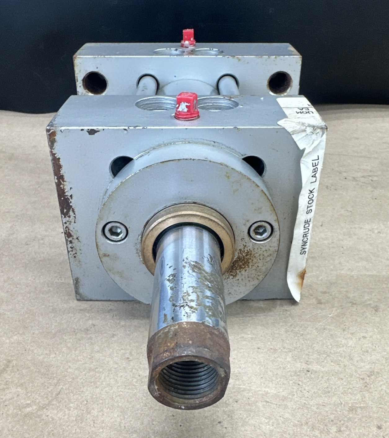 Milwaukee Cylinder H35 D10657 250PSI 2” Bore X 2.05” Stroke 3000PSI – PREOWNED