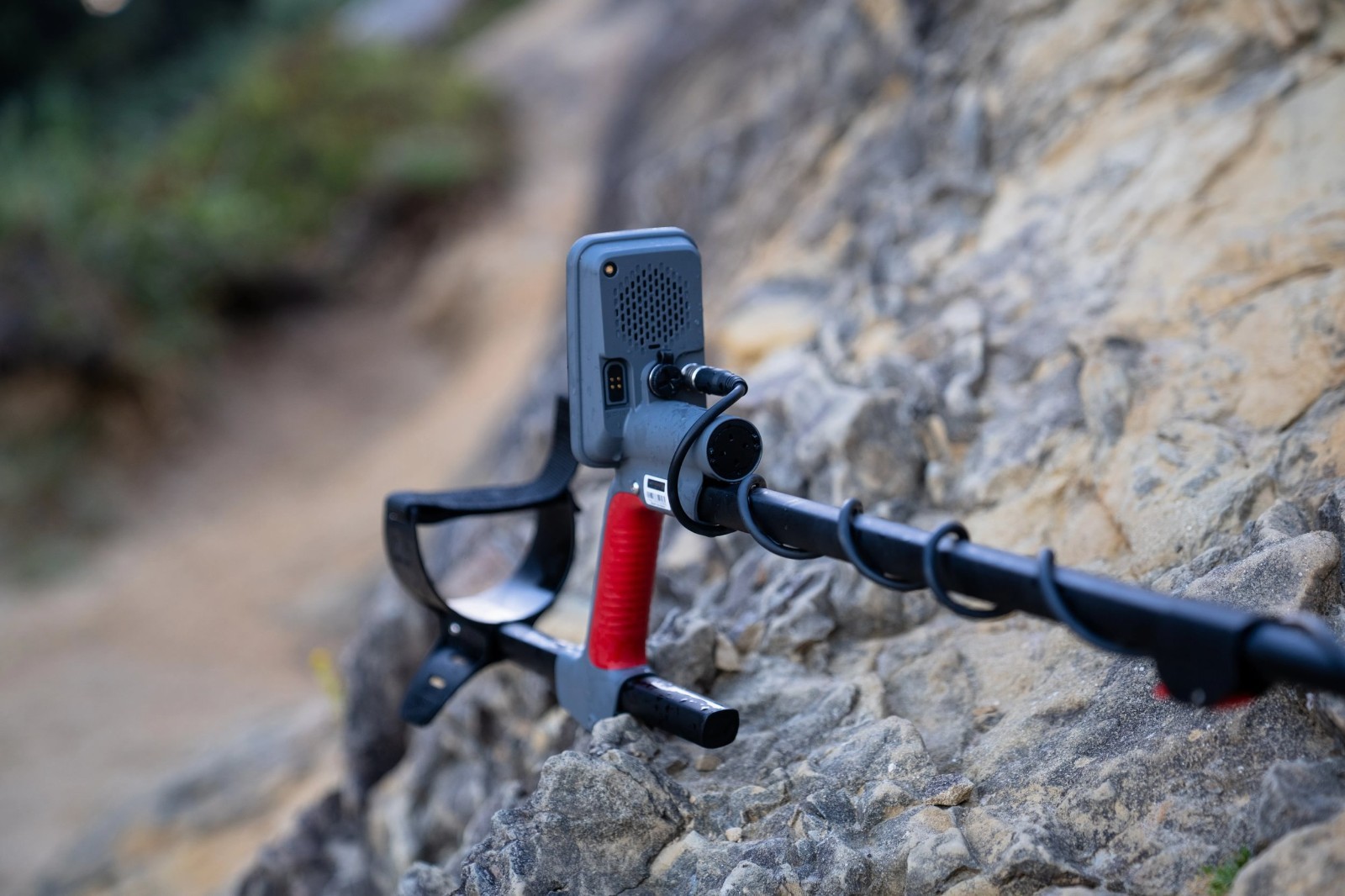 Minelab Vanquish 360 Waterproof Metal Detector Multi-IQ