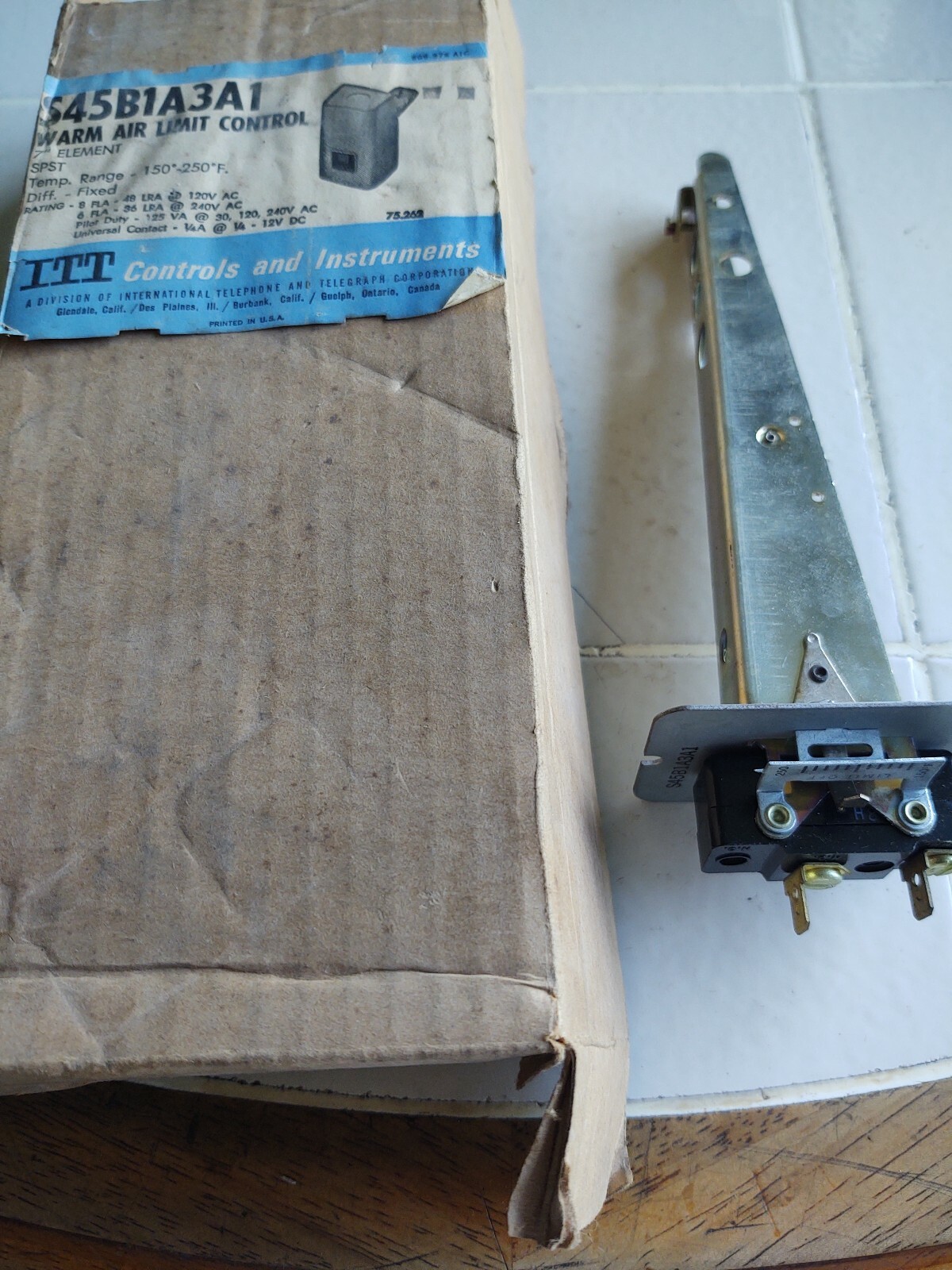 ITT Warm Air Limit Control S45B1A3A1 7″ Element Temp Range 150-250 New in Box