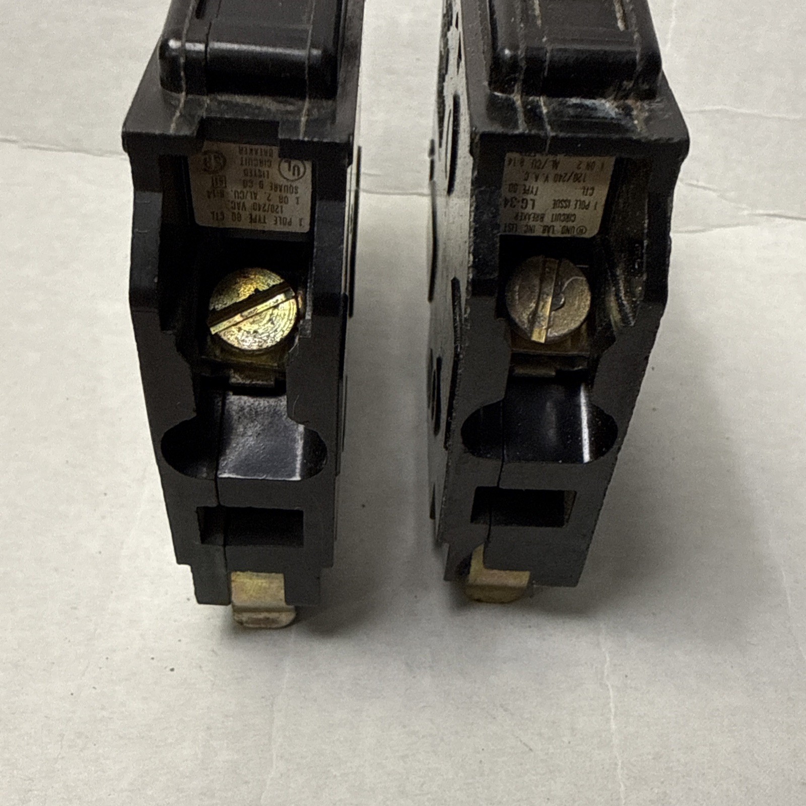 (LOT OF 2) Square D QO130 30A 1P Breaker 30 Amp 1 Pole 120/240VAC Black Face