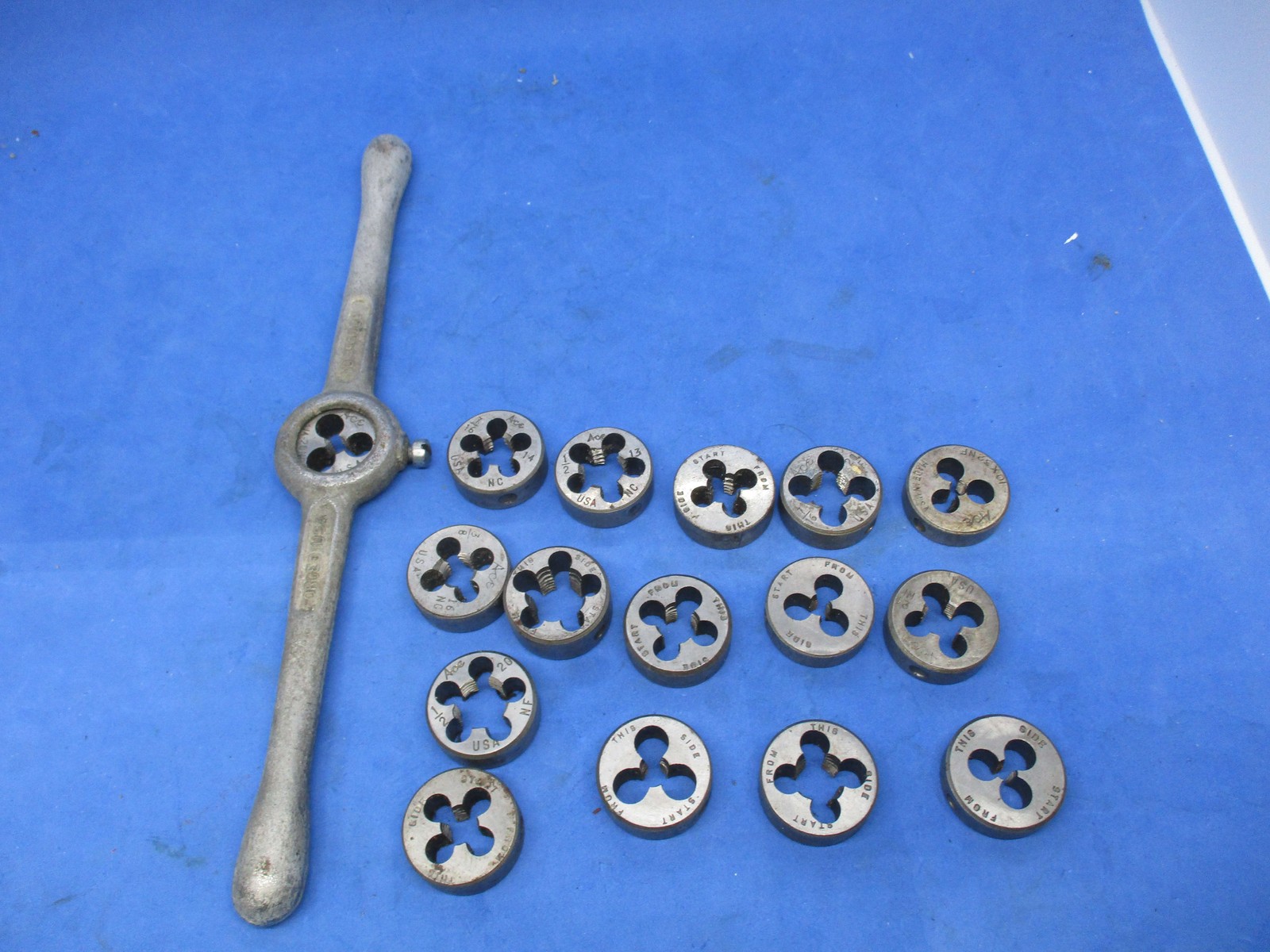 Vintage Ace Solid Round Die Handle Forged Steel 1” Round Made In USA W 16 Dies
