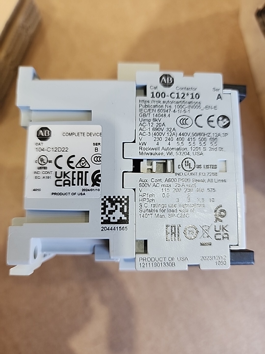 New OEM Allen Bradley Reversing Contactor P/N 104-C12D22