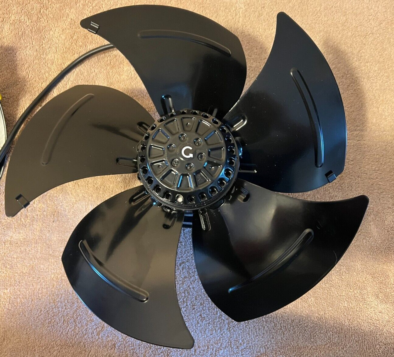 NEW Emerson/Weiguang YWF4E-300S-92/35-G Axial Condenser Fan Motor 110V@60Hz