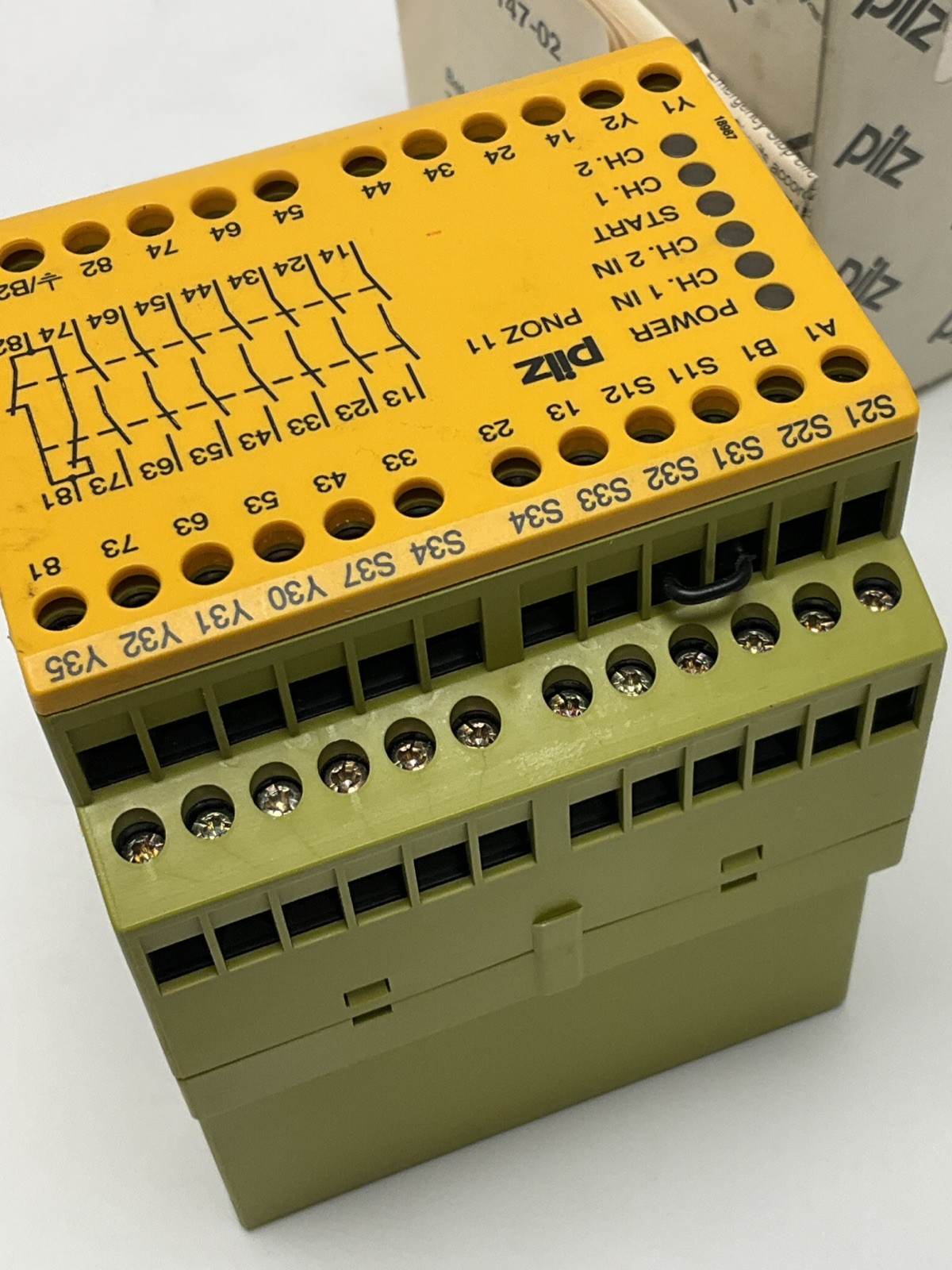 Pilz PNOZ 11 24VAC 24VDC 7N/O 1N/C 774080 Safety Relay 24VAC, 24VDC Coil
