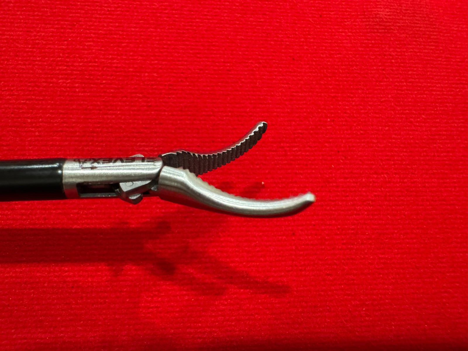 NEW Laparoscopic Maryland Grasper 5mm 45cm Maryland Dissecting Grasper Forceps