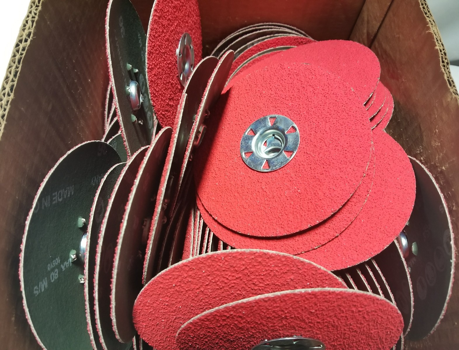 Box of 100pcs Partsmaster, P12050A1 Disc, Red 5, 36 Grit, SKBAWA-B005