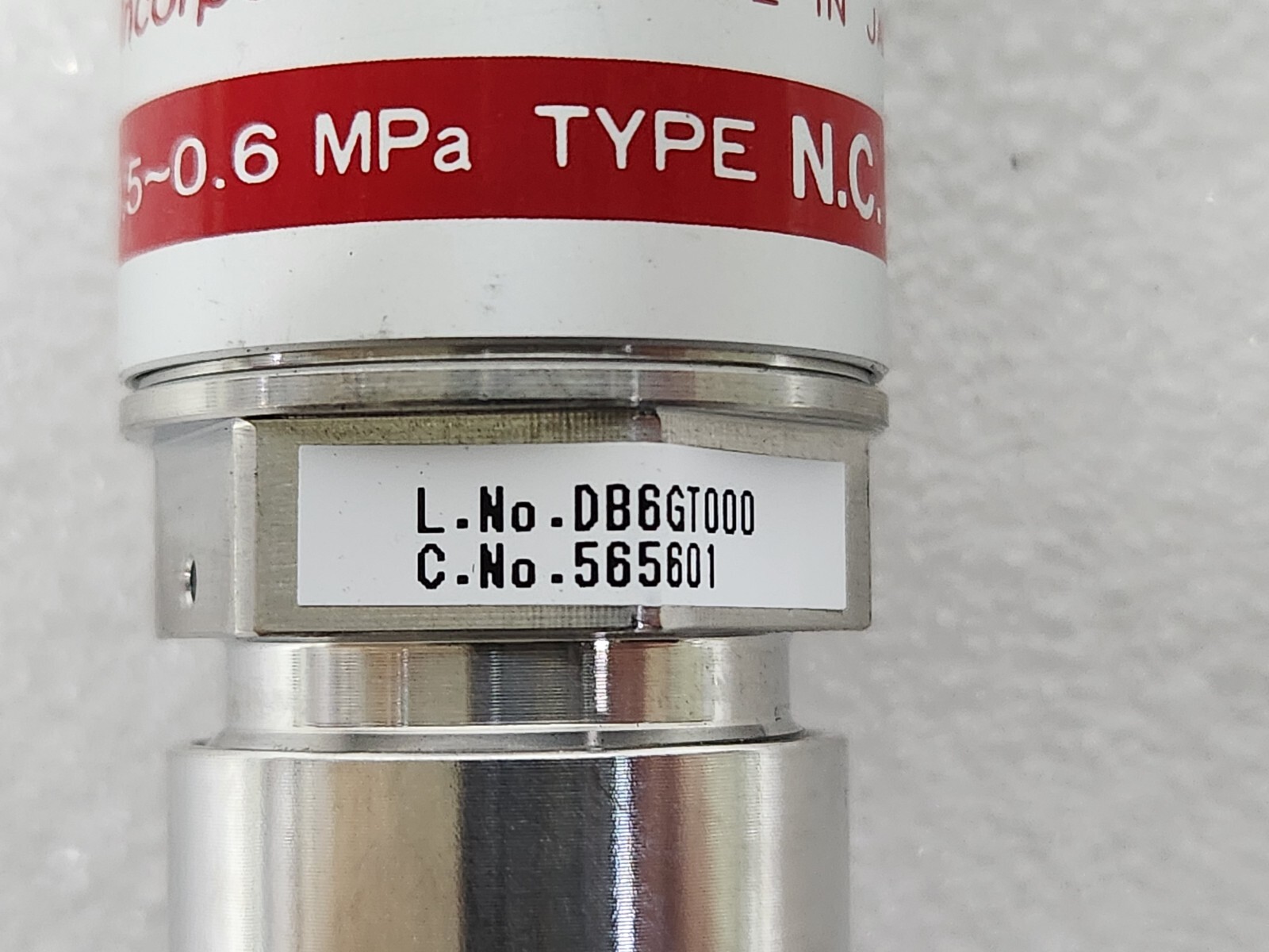 FUJIKIN DIAPHRAGM VALVE TYPE N.C. O.P 0.5~0.6MPa / 3846