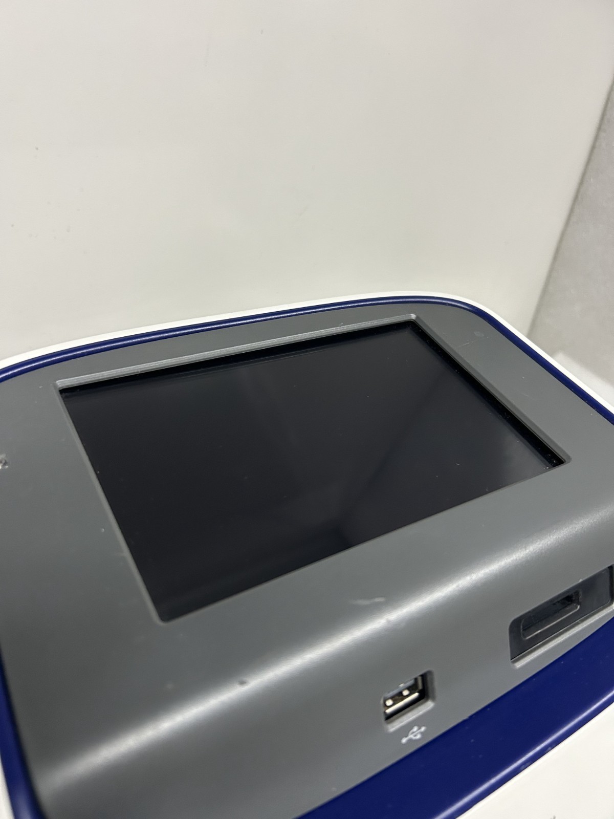 Thermo Fisher Invitrogen Countess II Cell Counter AMQAX1000R