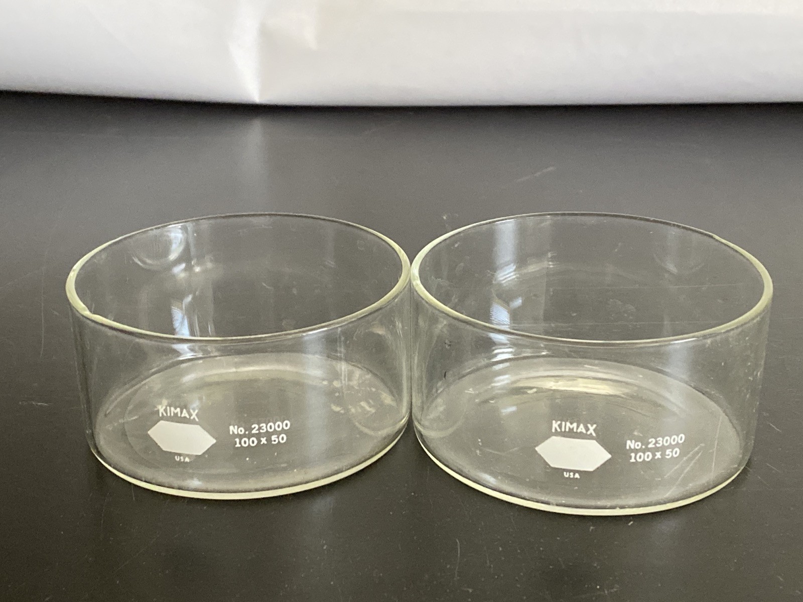 Used (2) KIMAX Glass 100x50mm 340mL Crystallizing Dishes 23000-10050