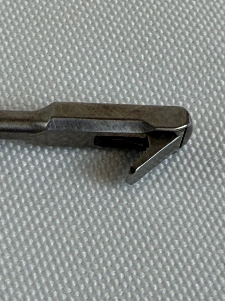 Stryker 300-034-800 Conquest 3.4mm Straight Backbiter Arthroscopic Punch Forcep