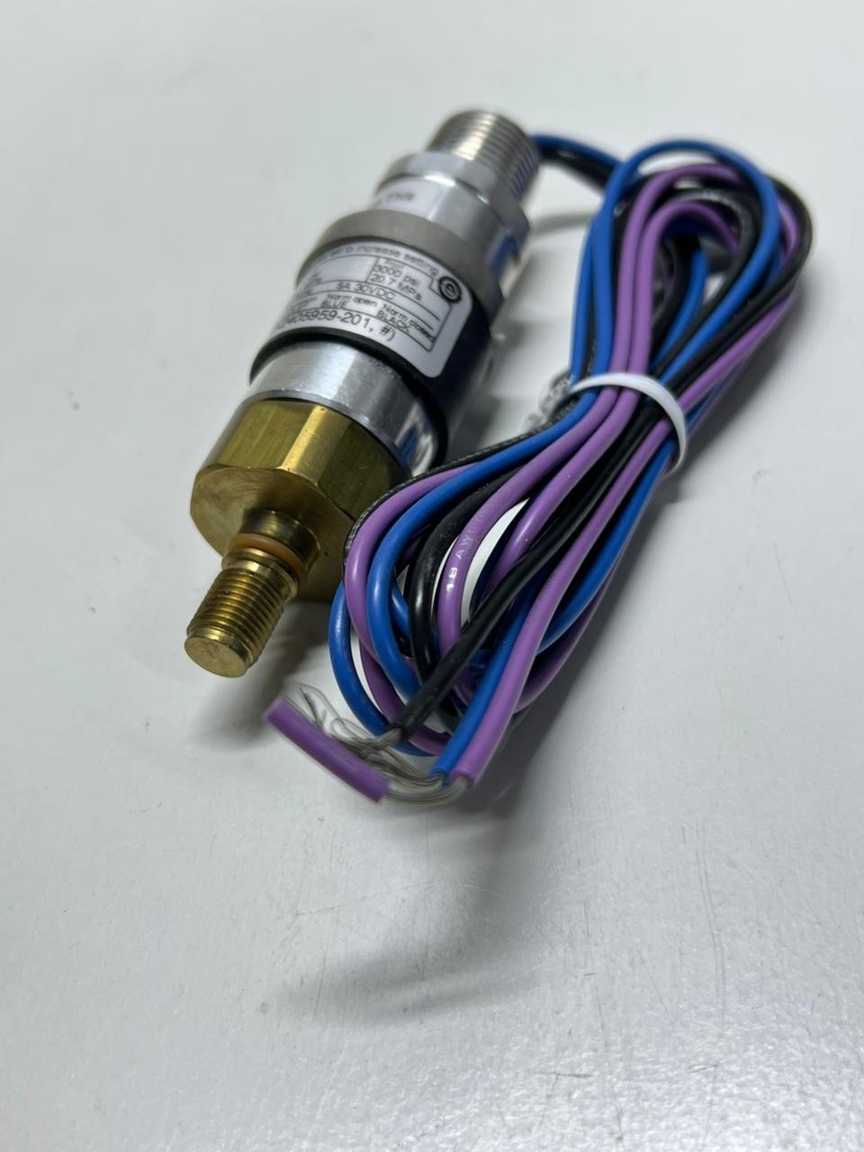United Electric Controls 10-16043 Pressure Switch Industrial Control NEW