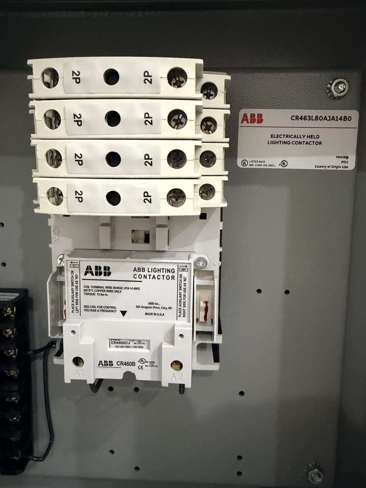 ABB ELECTRICALLY HELD LIGHTING CONTACTOR CR463L80AJA14B0 W/ ENCLOSURE 8NO/0NC
