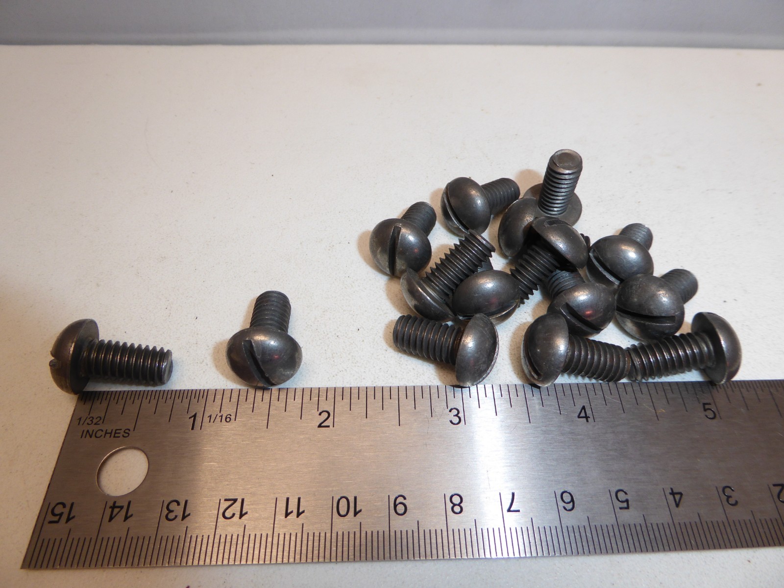 5/16-18 x 5/8″ Round Head Slotted Machine Screw Steel VINTAGE USA NEW Qty 15